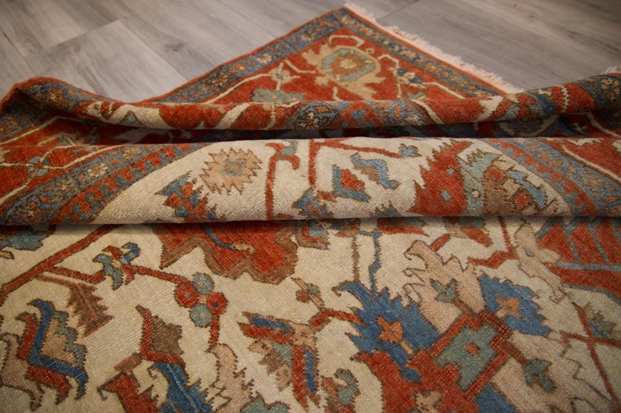 Großer Heriz-Teppich aus dem 19. Jahrhundert für das Esszimmer im Zustand „Hervorragend“ im Angebot in Harrington Park, NJ