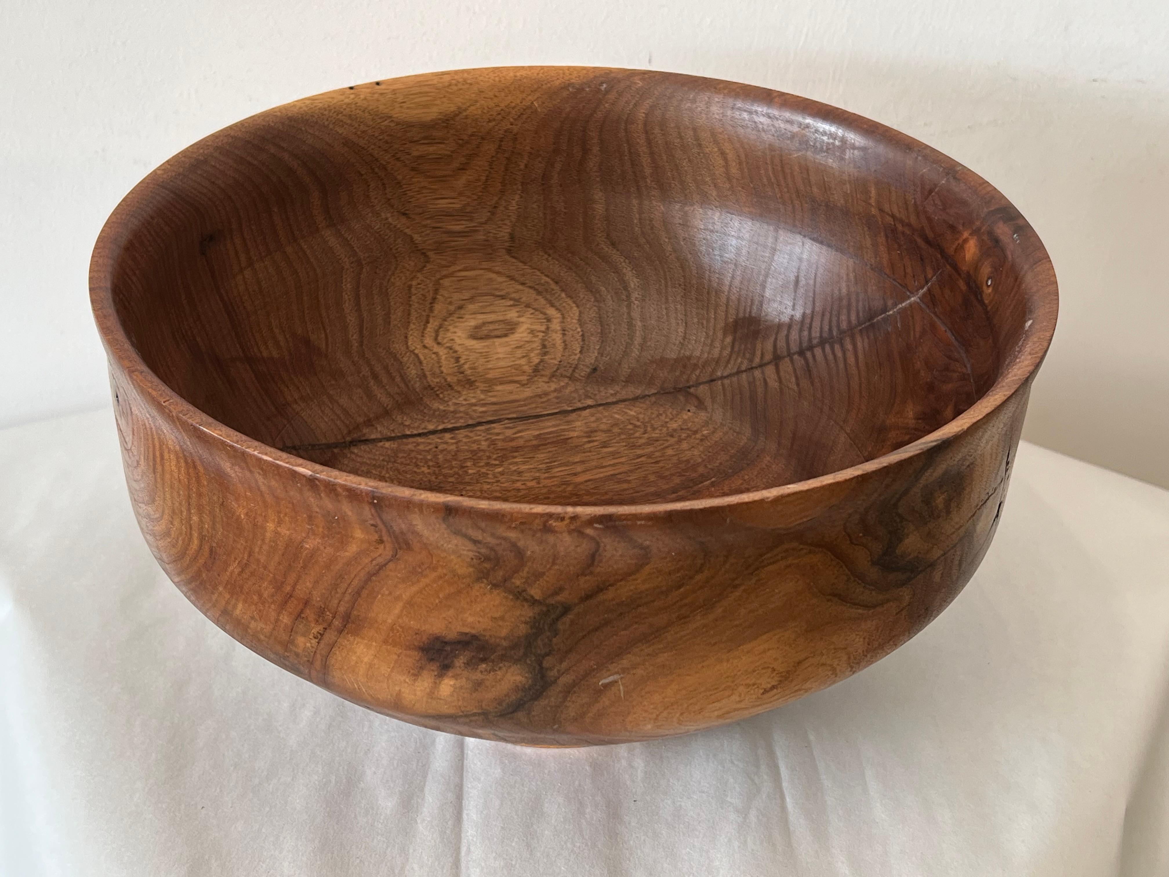 Modern A Large Turned Walnut Bowl By Paul E. Schweisthal ca' 2005 For Sale