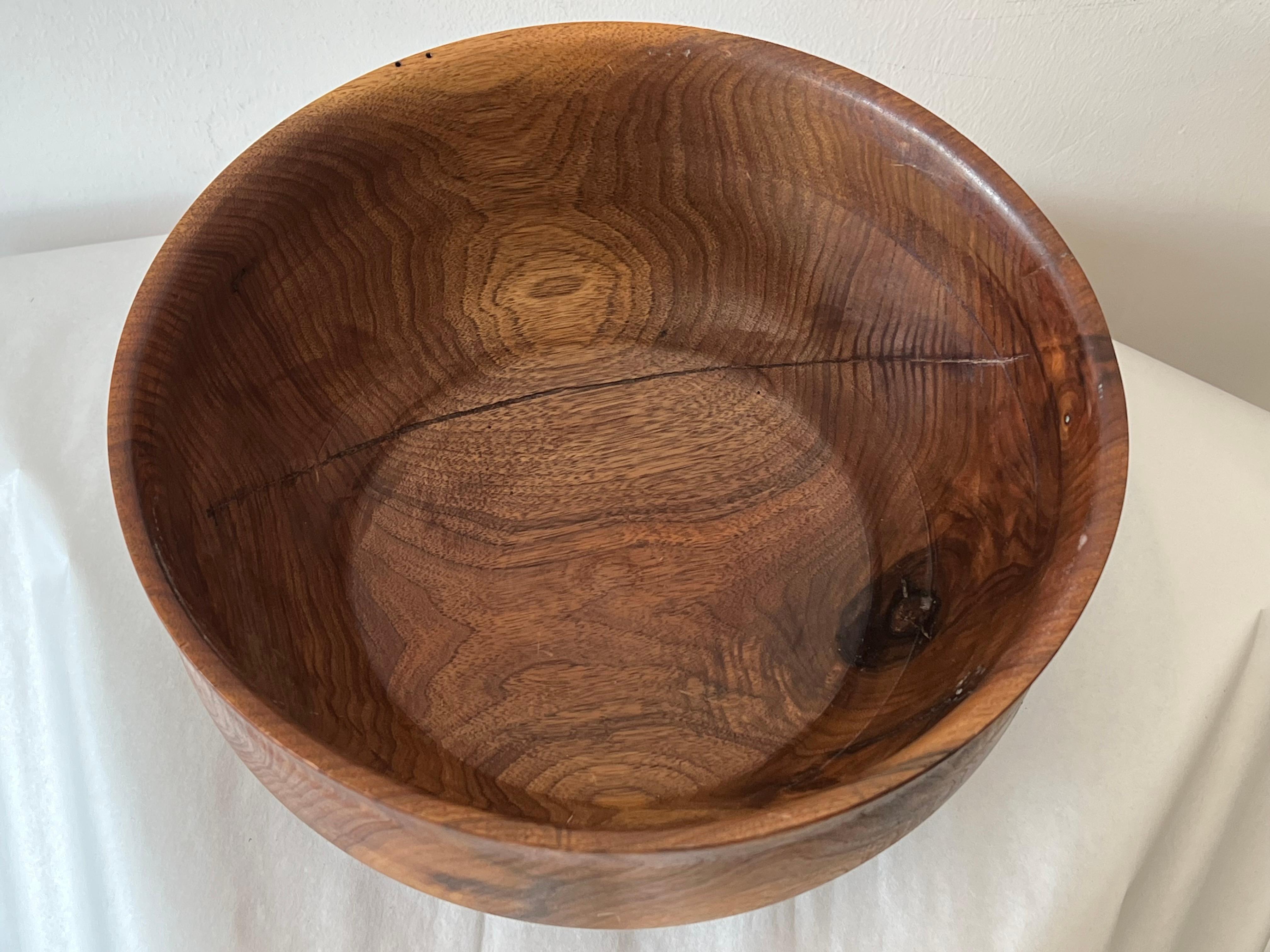 American A Large Turned Walnut Bowl By Paul E. Schweisthal ca' 2005 For Sale