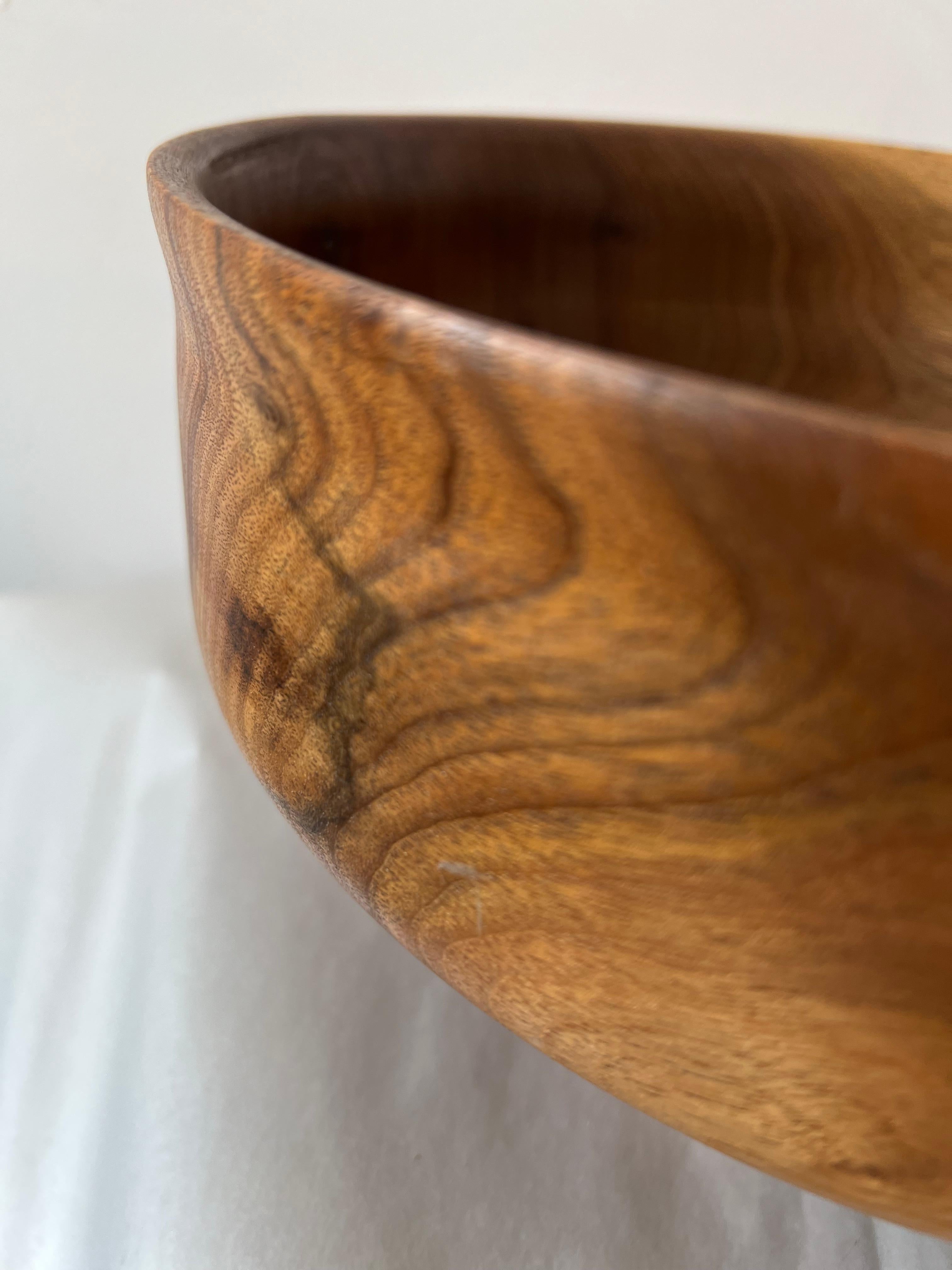 Contemporary A Large Turned Walnut Bowl By Paul E. Schweisthal ca' 2005 For Sale