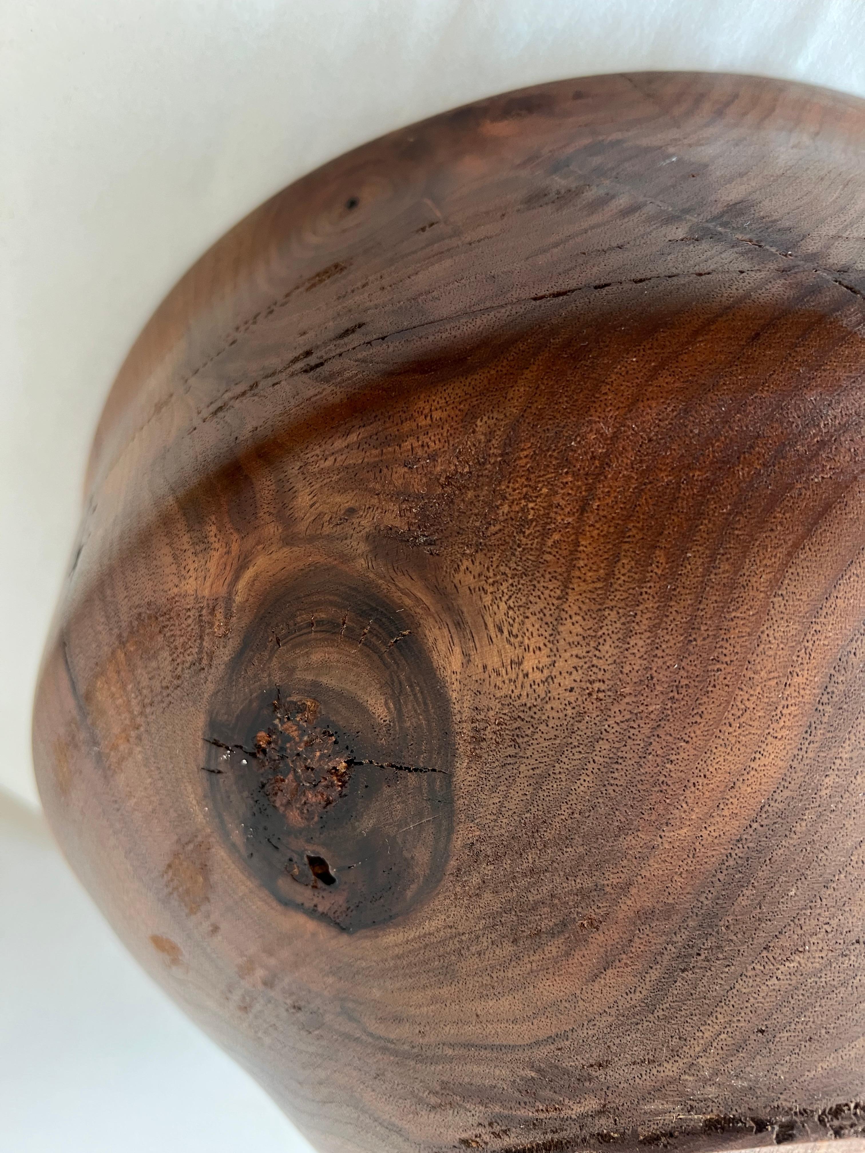 A Large Turned Walnut Bowl By Paul E. Schweisthal ca' 2005 For Sale 3