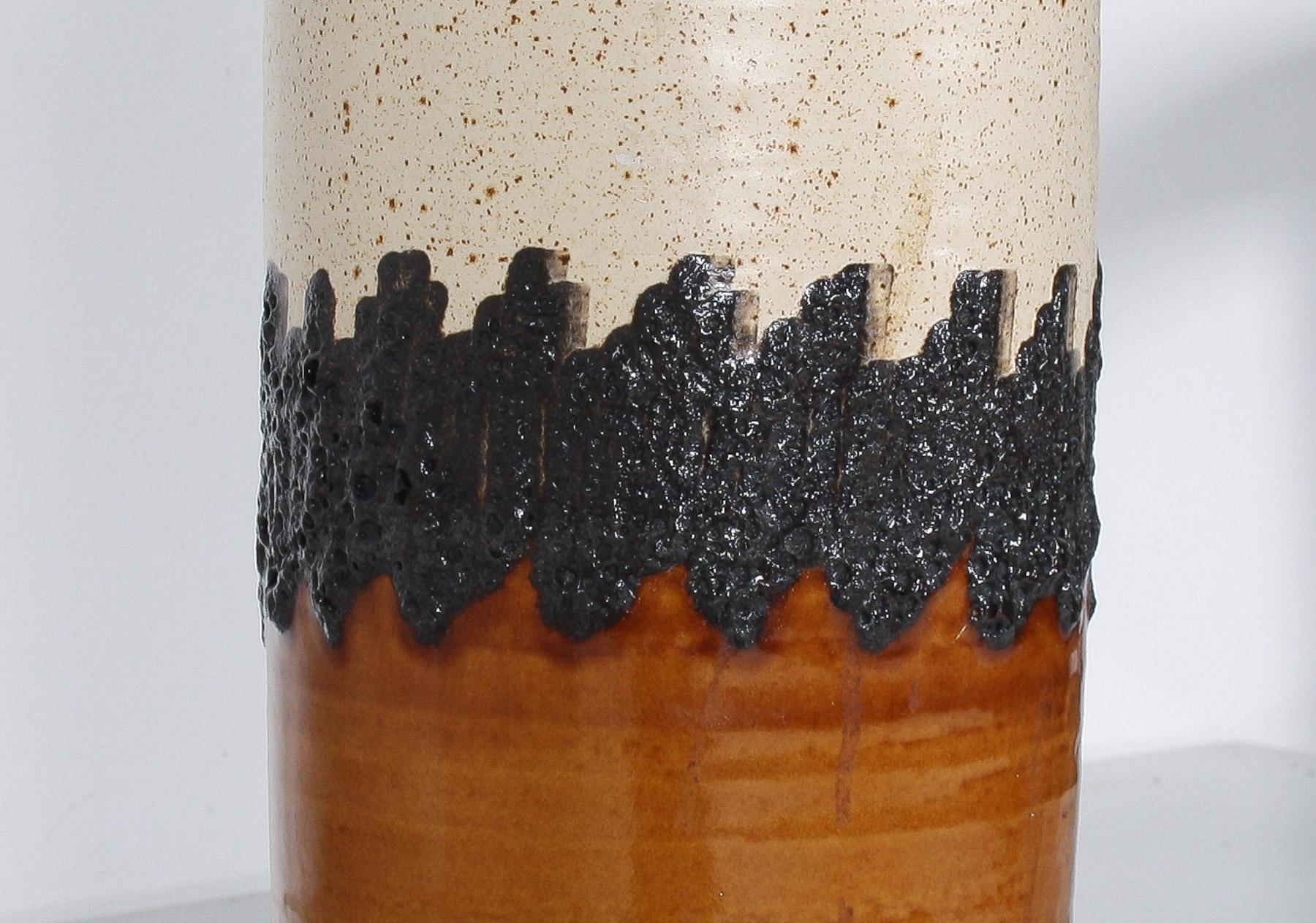 Un grande e vivace vaso in ceramica West German Pottery Fat Lava in arancione, nero e crema di BAY in vendita 3
