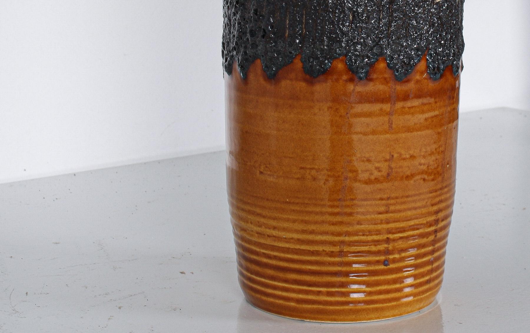 Un grande e vivace vaso in ceramica West German Pottery Fat Lava in arancione, nero e crema di BAY in vendita 4