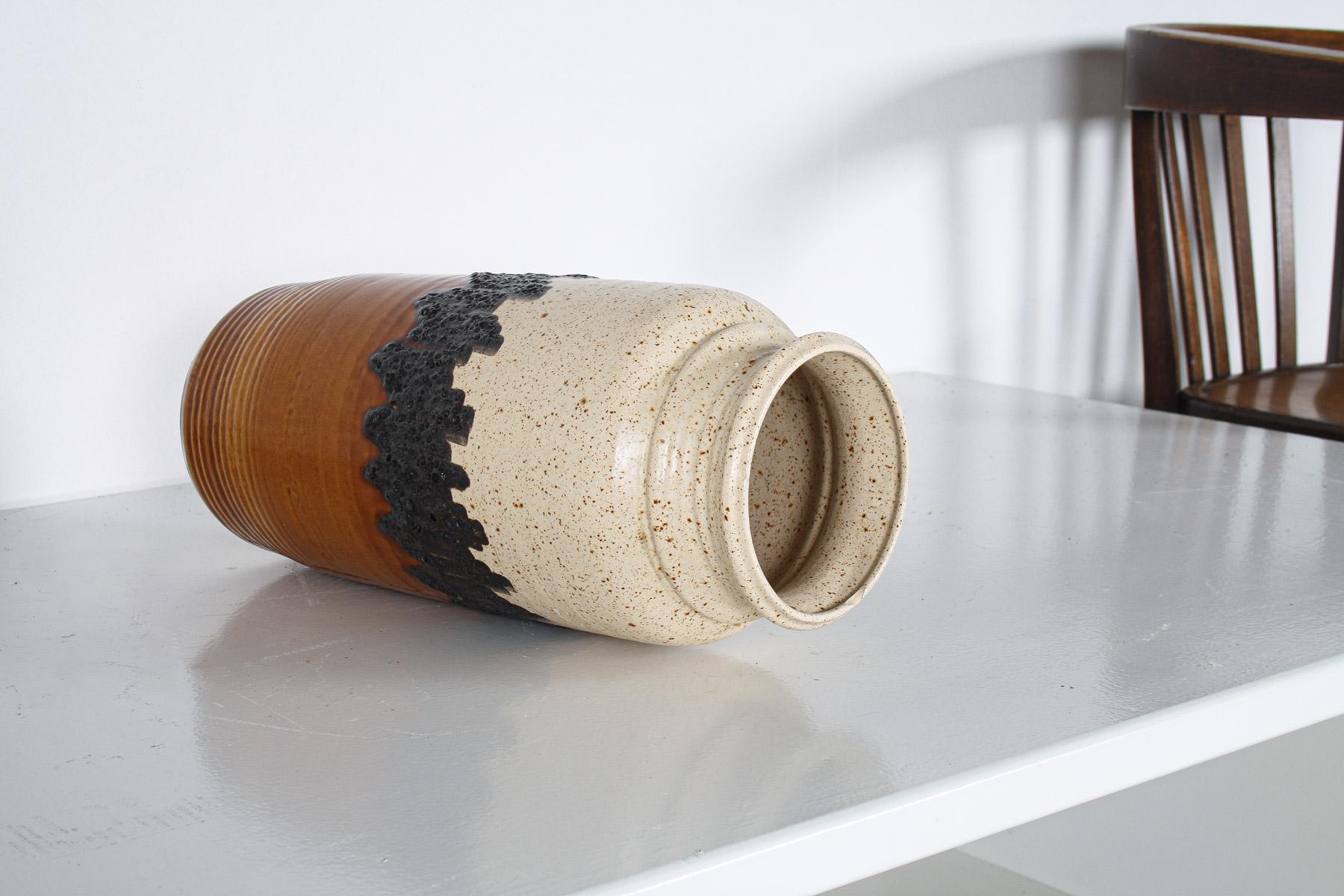 Un grande e vivace vaso in ceramica West German Pottery Fat Lava in arancione, nero e crema di BAY in vendita 5