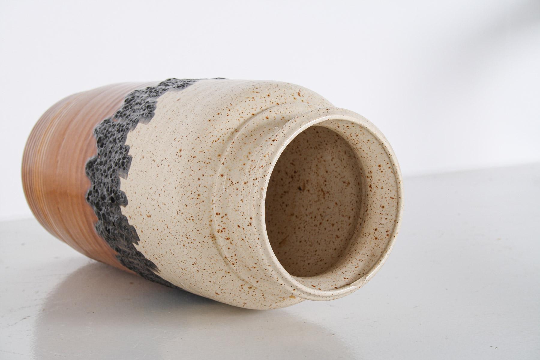 Un grande e vivace vaso in ceramica West German Pottery Fat Lava in arancione, nero e crema di BAY in vendita 6