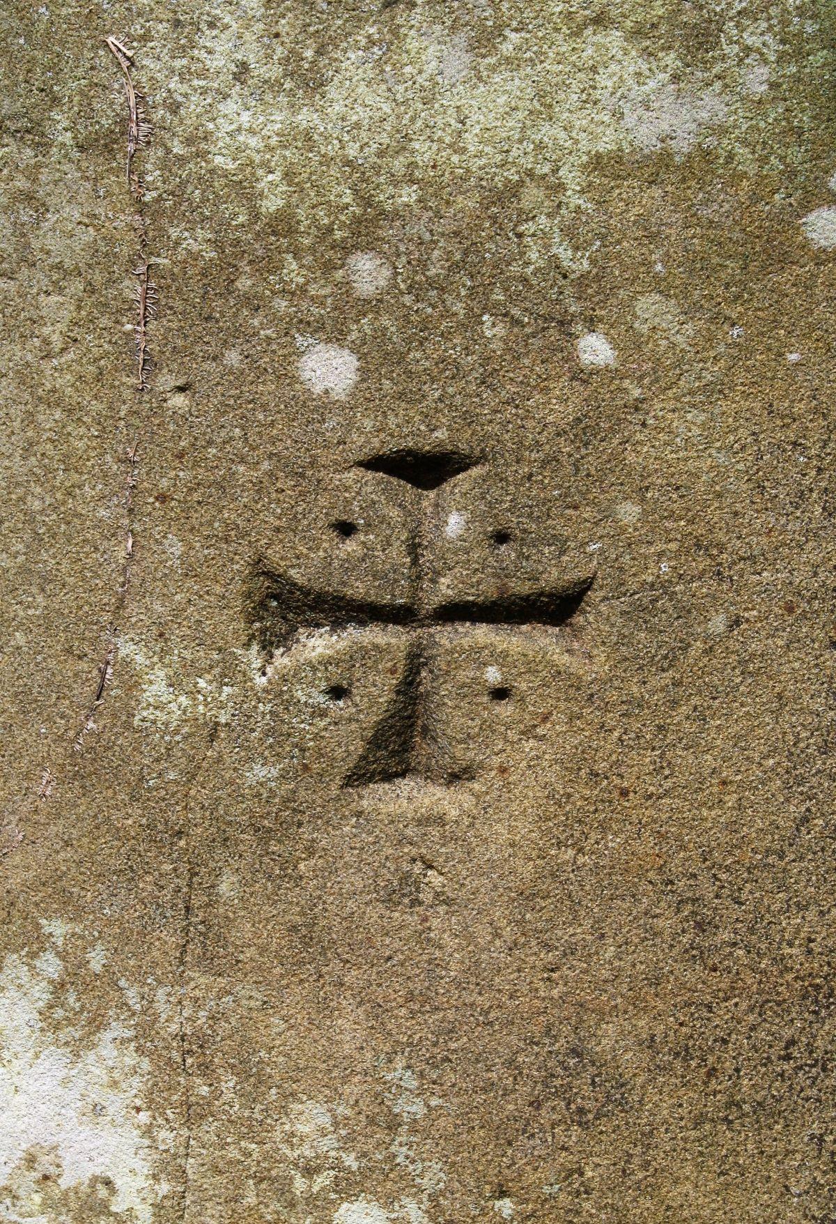 Großes Pflanzgefäß aus geschnitztem Stein und Sandstein für Kirchenbrunnen, Church Basin Font, Gartenbrunnen im Angebot 7