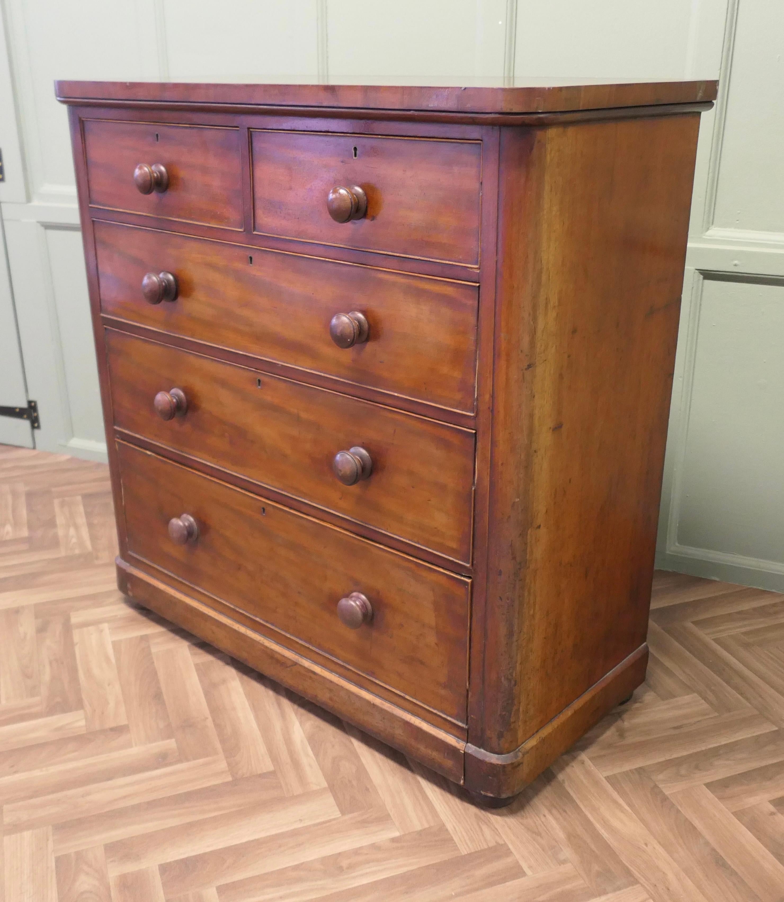 19th Century A Large Victorian Mahogany Chest of Drawers    This is a good solid chest For Sale