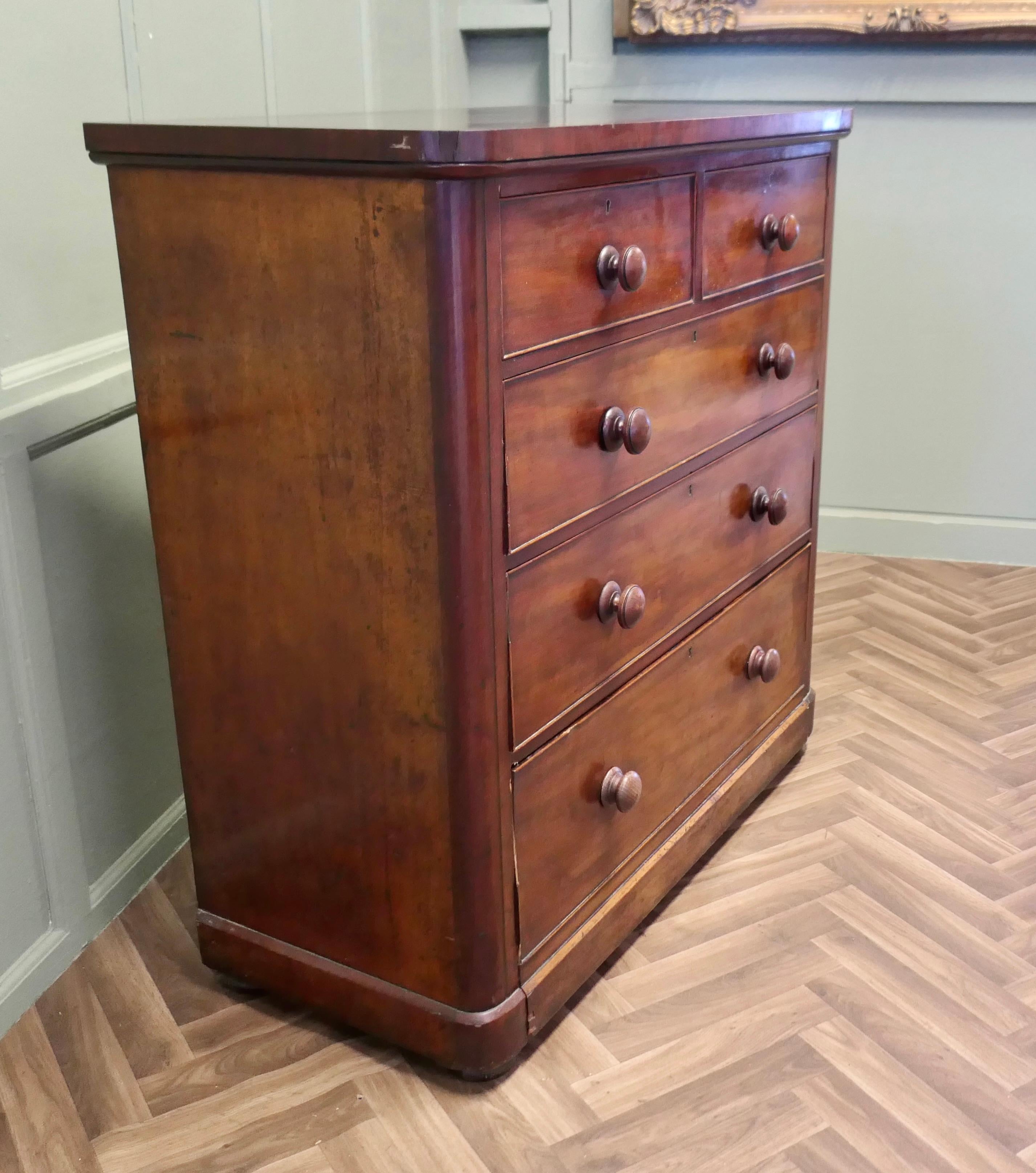 Sapele Wood A Large Victorian Mahogany Chest of Drawers    This is a good solid chest For Sale