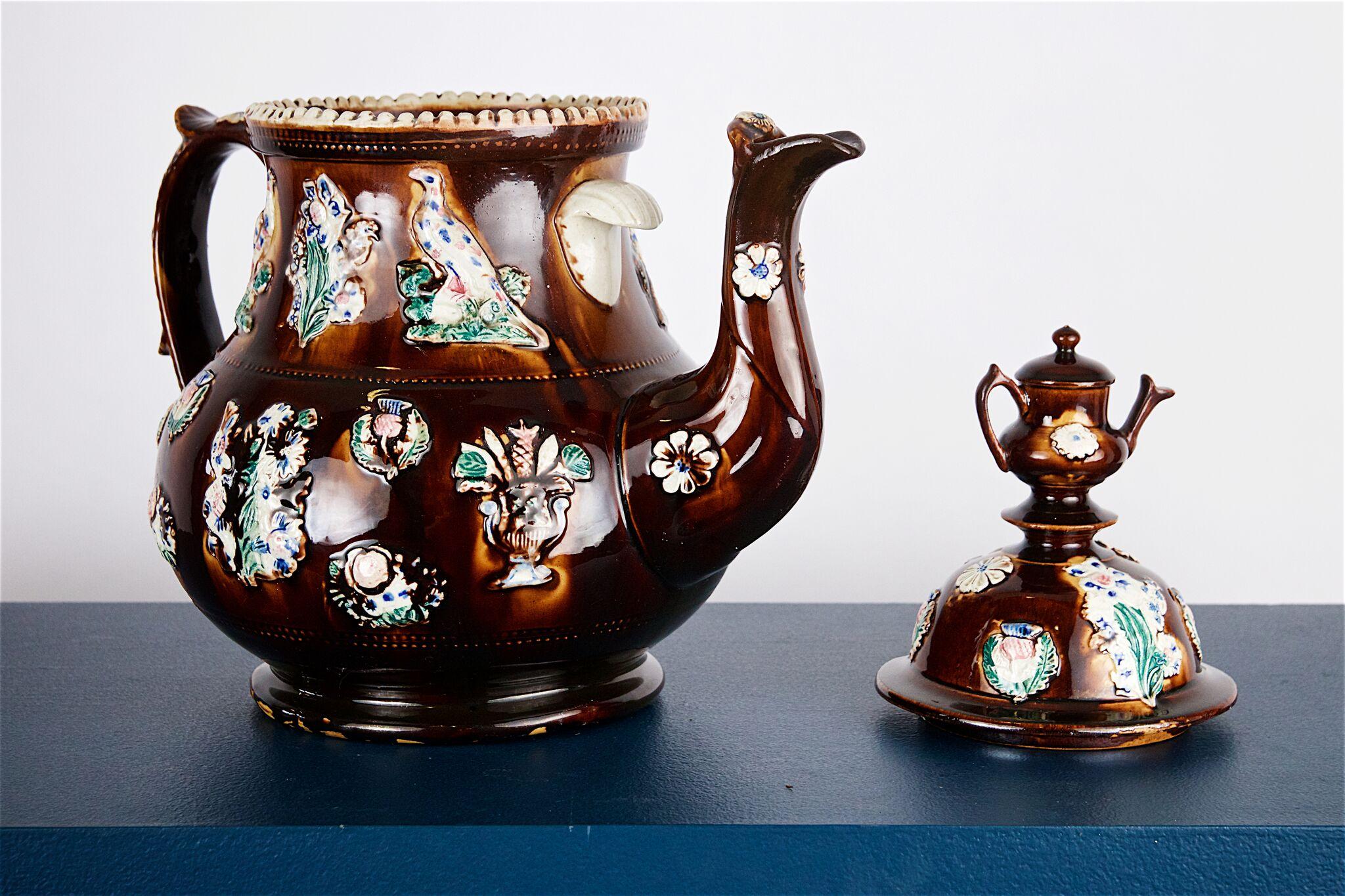 Large Victorian Measham Bargeware Teapot, circa 1880 For Sale 1