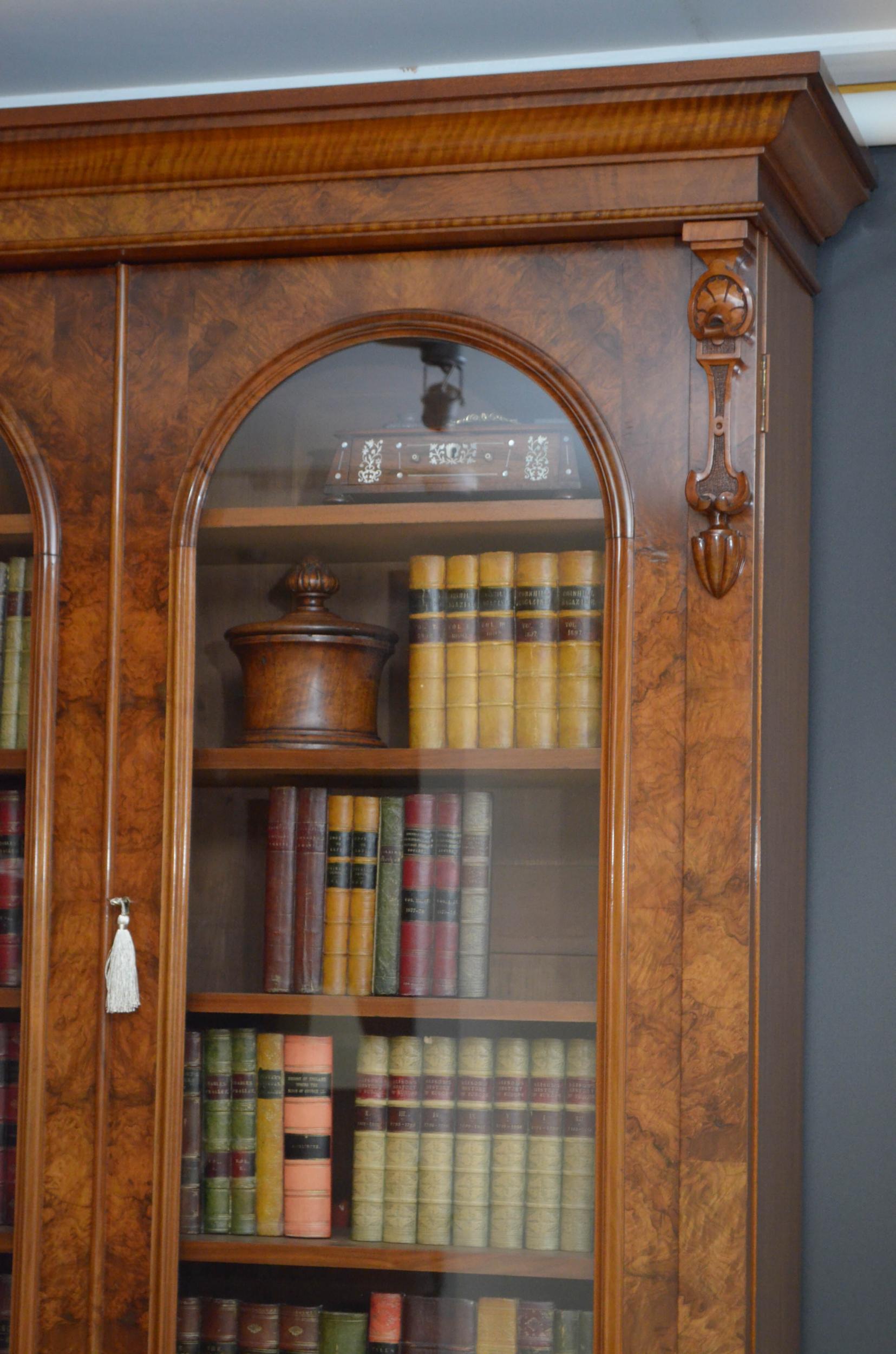 Large Victorian Walnut Library Bookcase In Good Condition In Whaley Bridge, GB