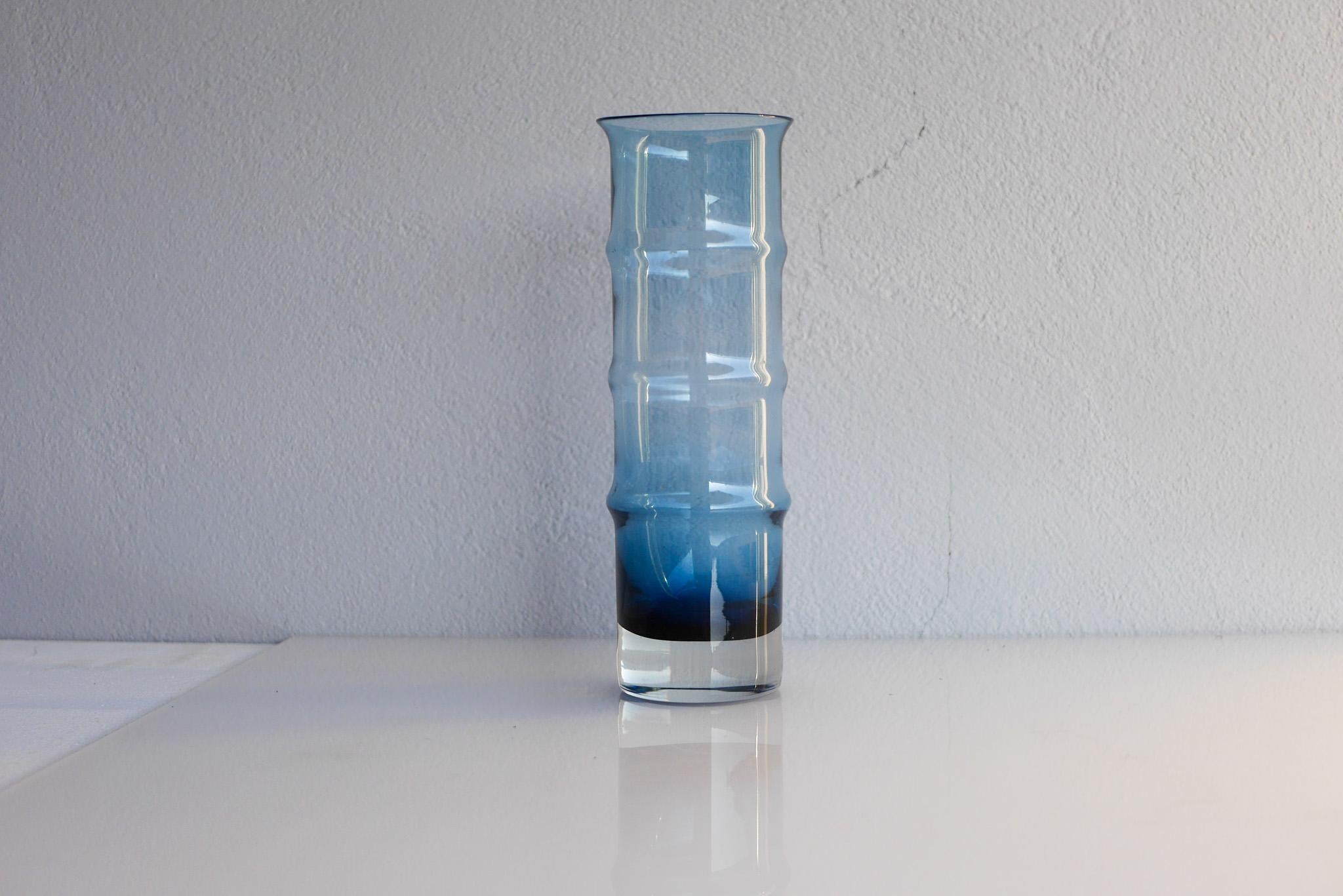 Große blaue Glasvase 