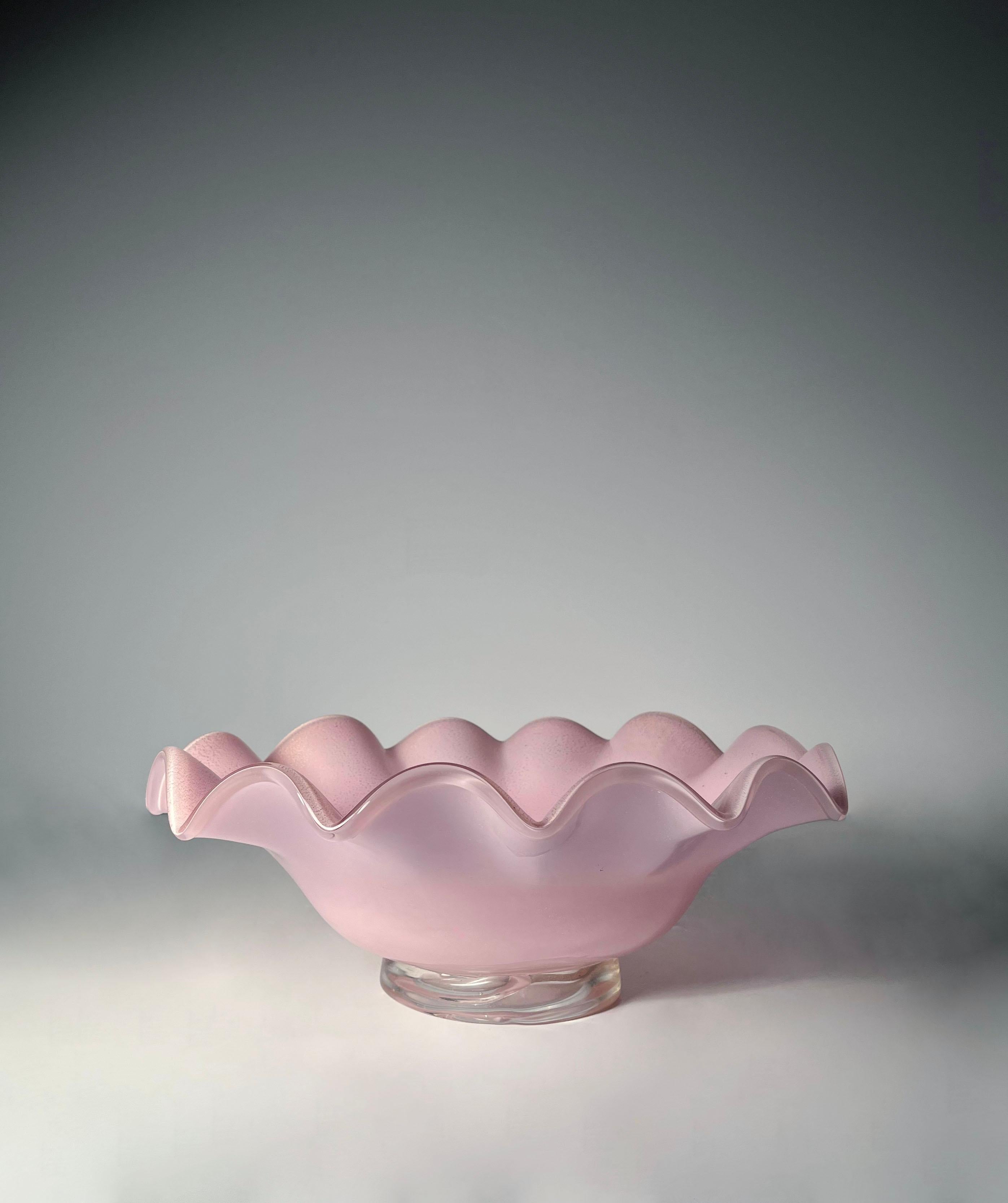 Mid-Century Modern Grand bol ovale rose vintage en verre de Murano par Barovier & Toso en vente