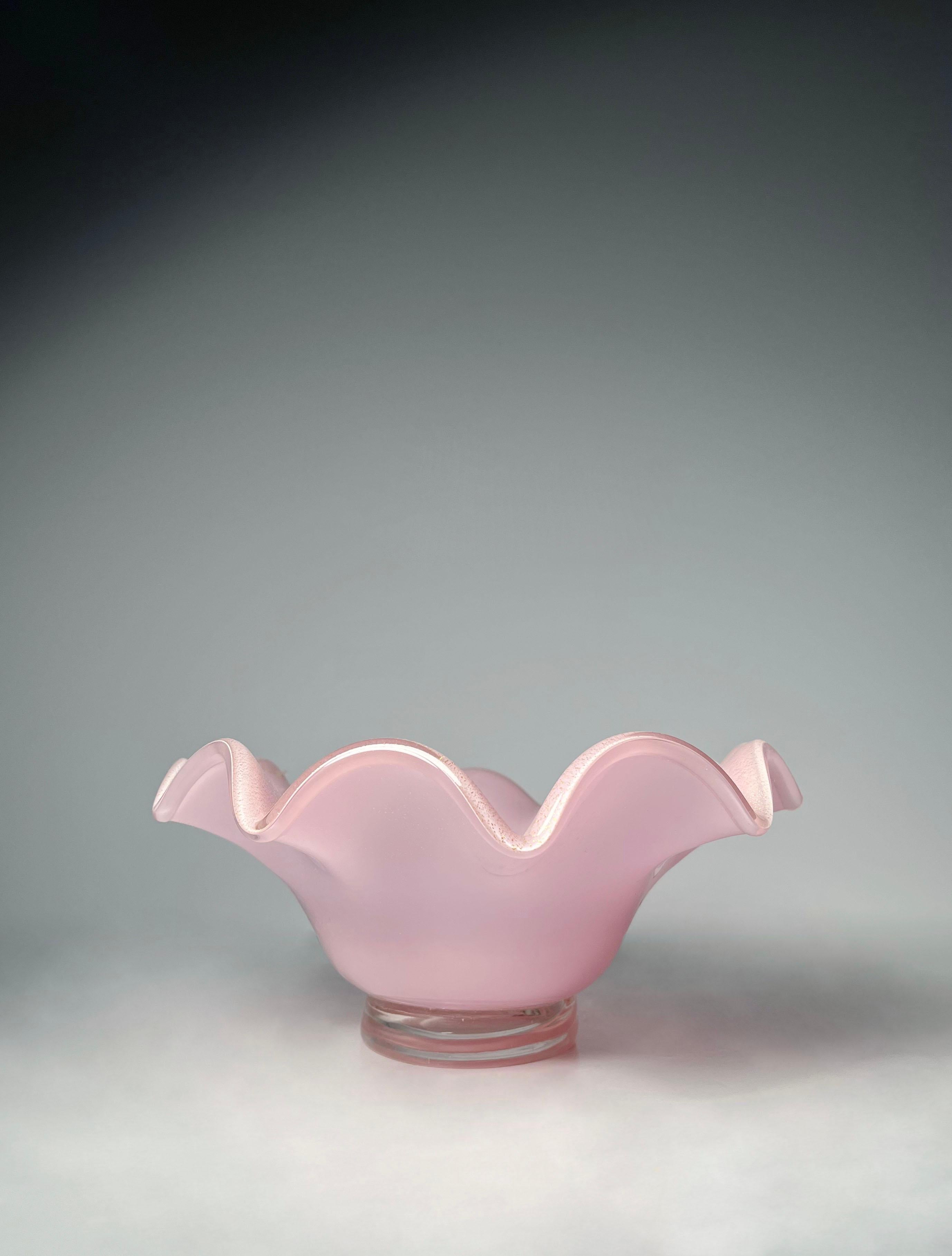 italien Grand bol ovale rose vintage en verre de Murano par Barovier & Toso en vente