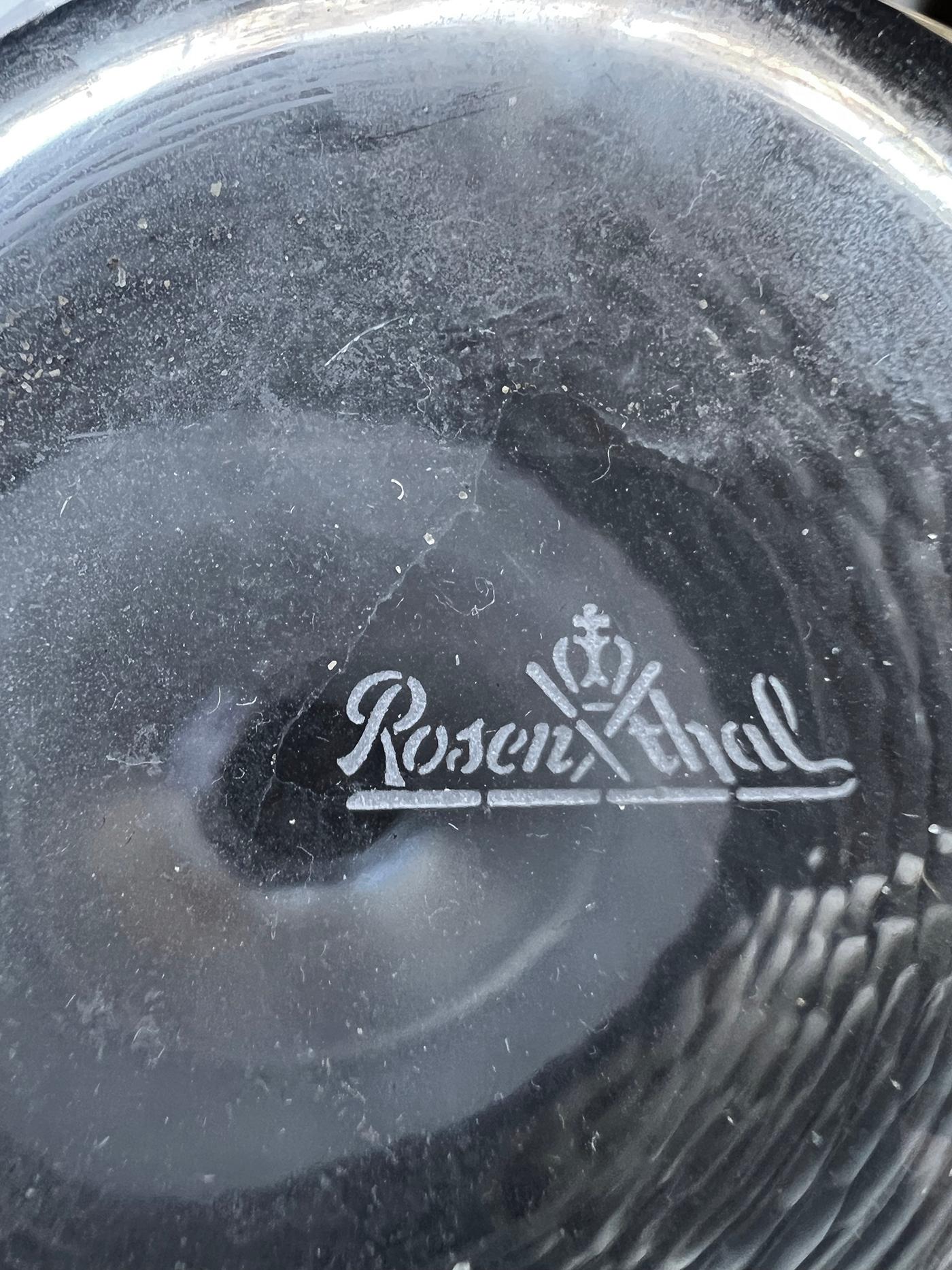 Tedesco Un grande vaso d'epoca in vetro grigio Rosenthal in stile Battuto a forma di pallottola in vendita