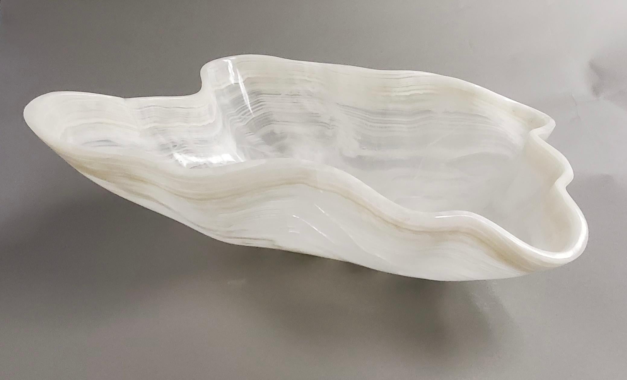 Grand bol ou centre de table en onyx de forme blanche en vente 3