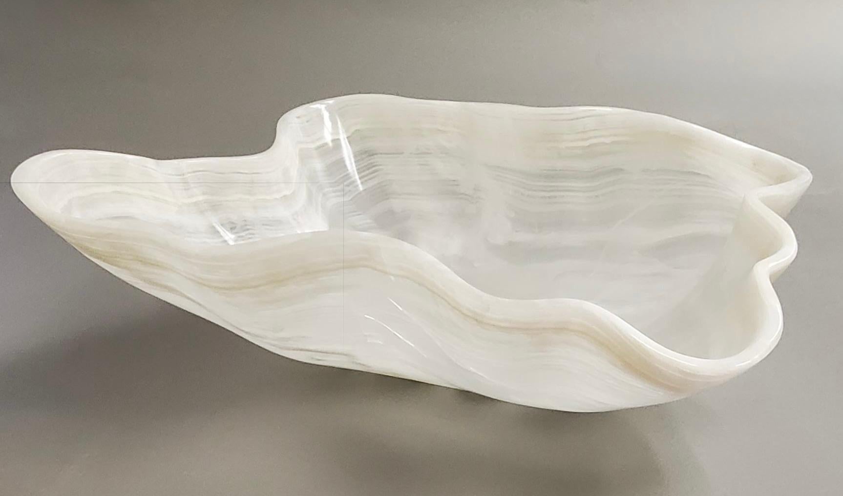 Grand bol ou centre de table en onyx de forme blanche en vente 7