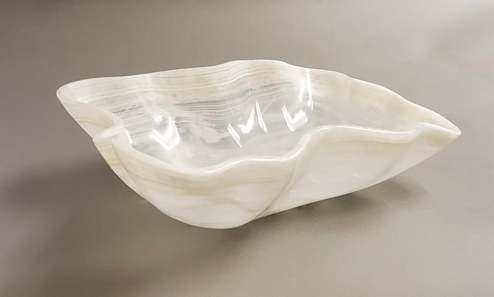 Grand bol ou centre de table en onyx de forme blanche en vente 10
