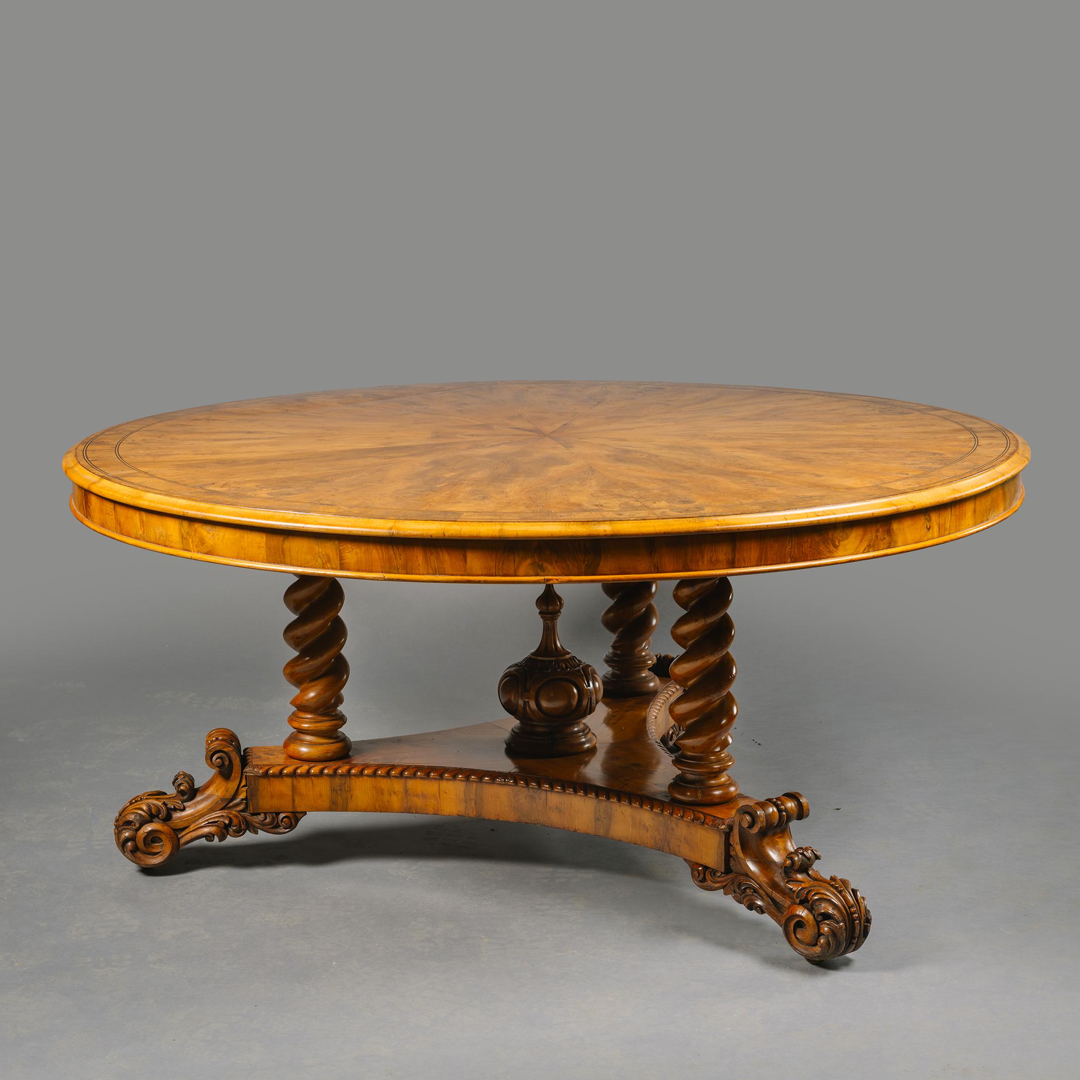Anglais Grande table centrale en bois d'if William IV en vente
