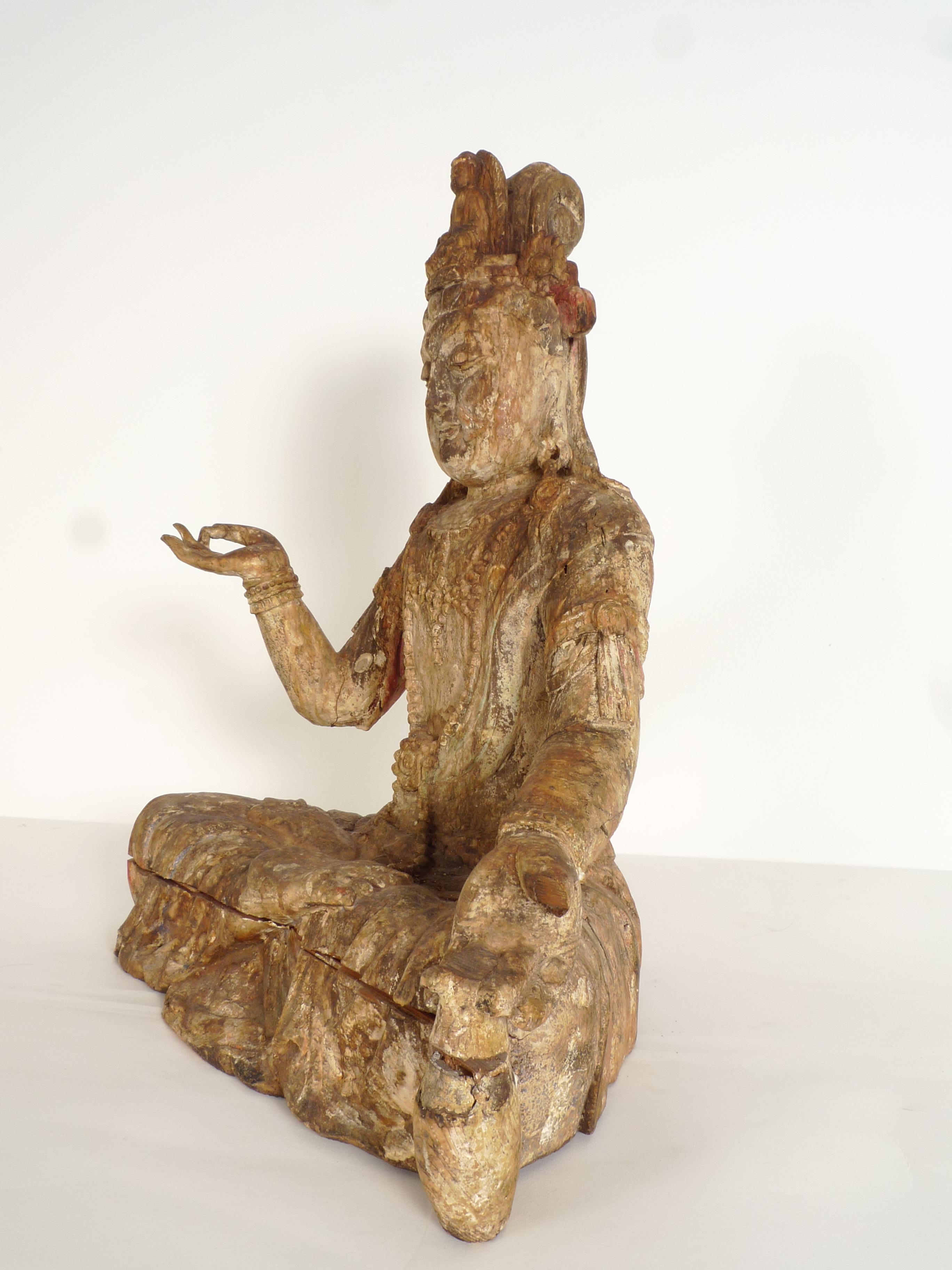 Hardwood A large wood Buddha/Guanyin with traces of pigments Ming Dynasty (1368-1644) For Sale