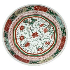 A large Wucai dish, 1700-1720