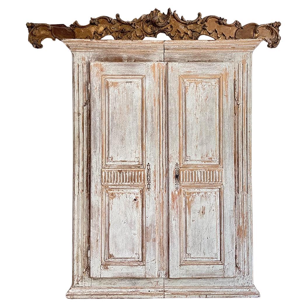 Armario francés pintado de finales del siglo XVIII con decoración de juncos en venta