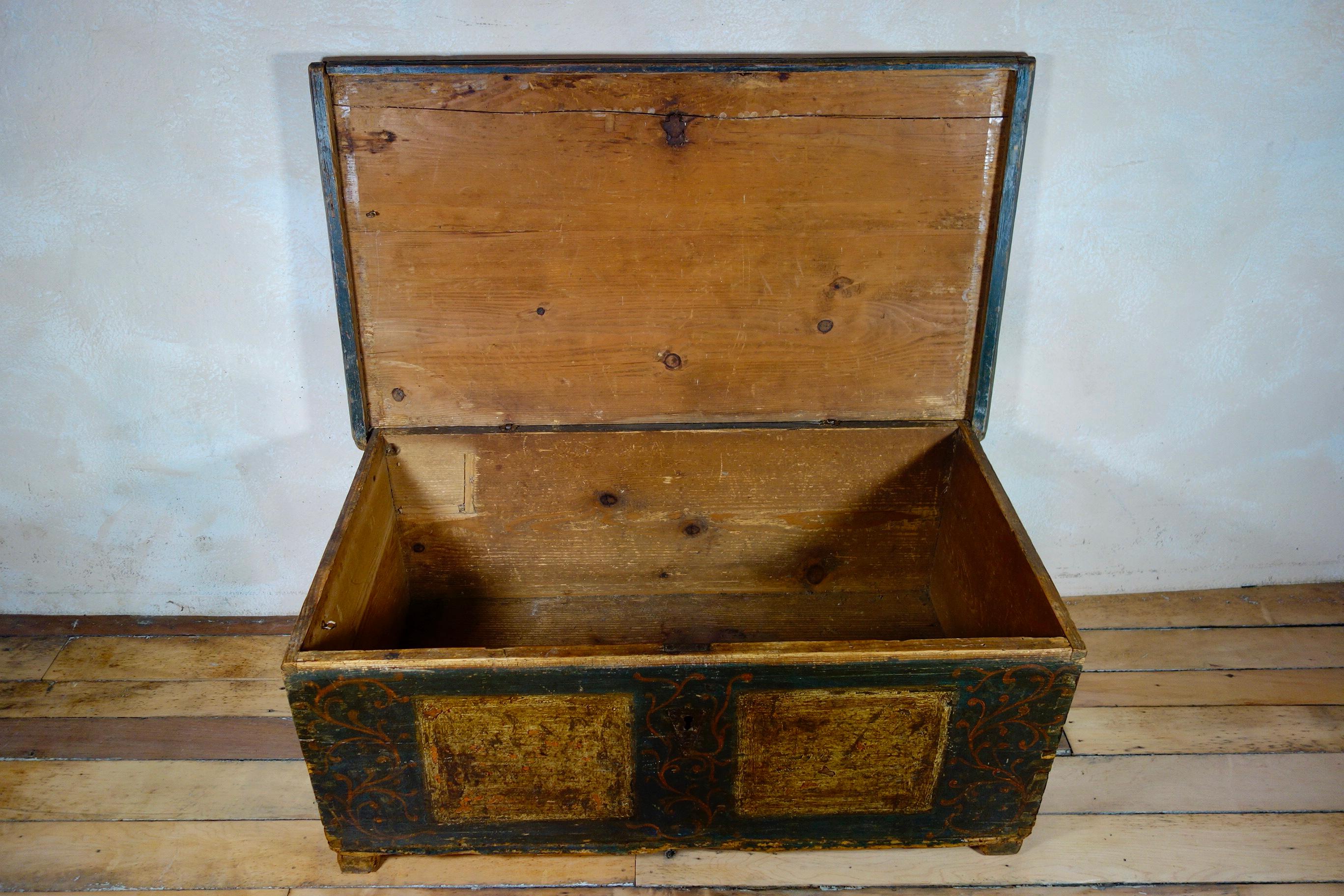 A Late 18th Century Continental Original Painted Dowry Chest, Trunk Coffee Table 8
