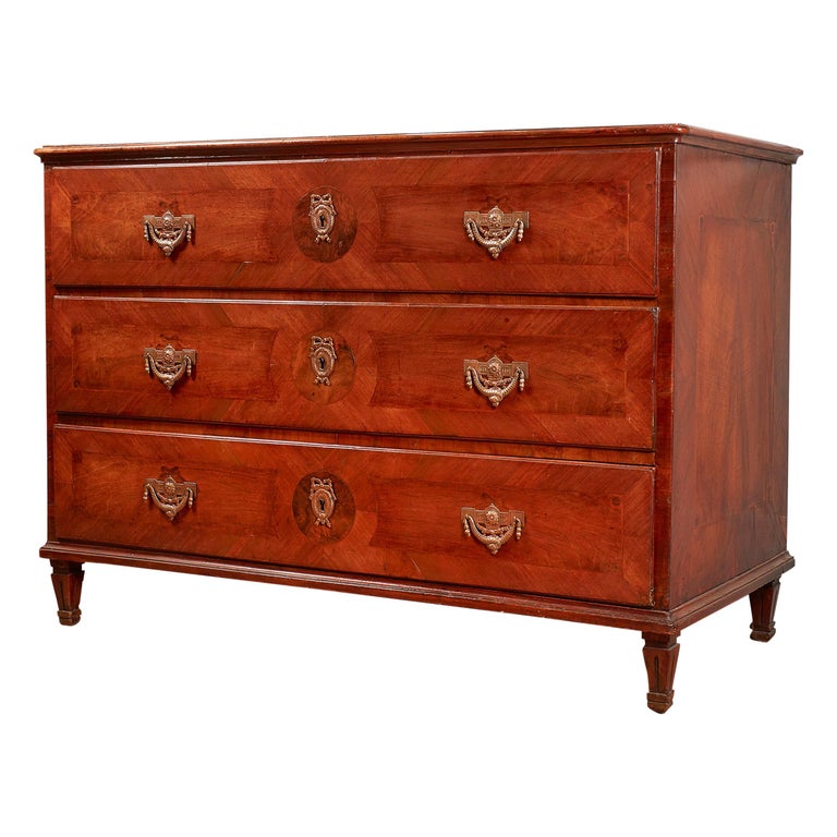 Late 18th Century Italian Chest of Drawers For Sale at 1stDibs