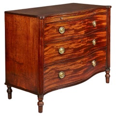 Commode serpentine de la fin du XVIIIe siècle