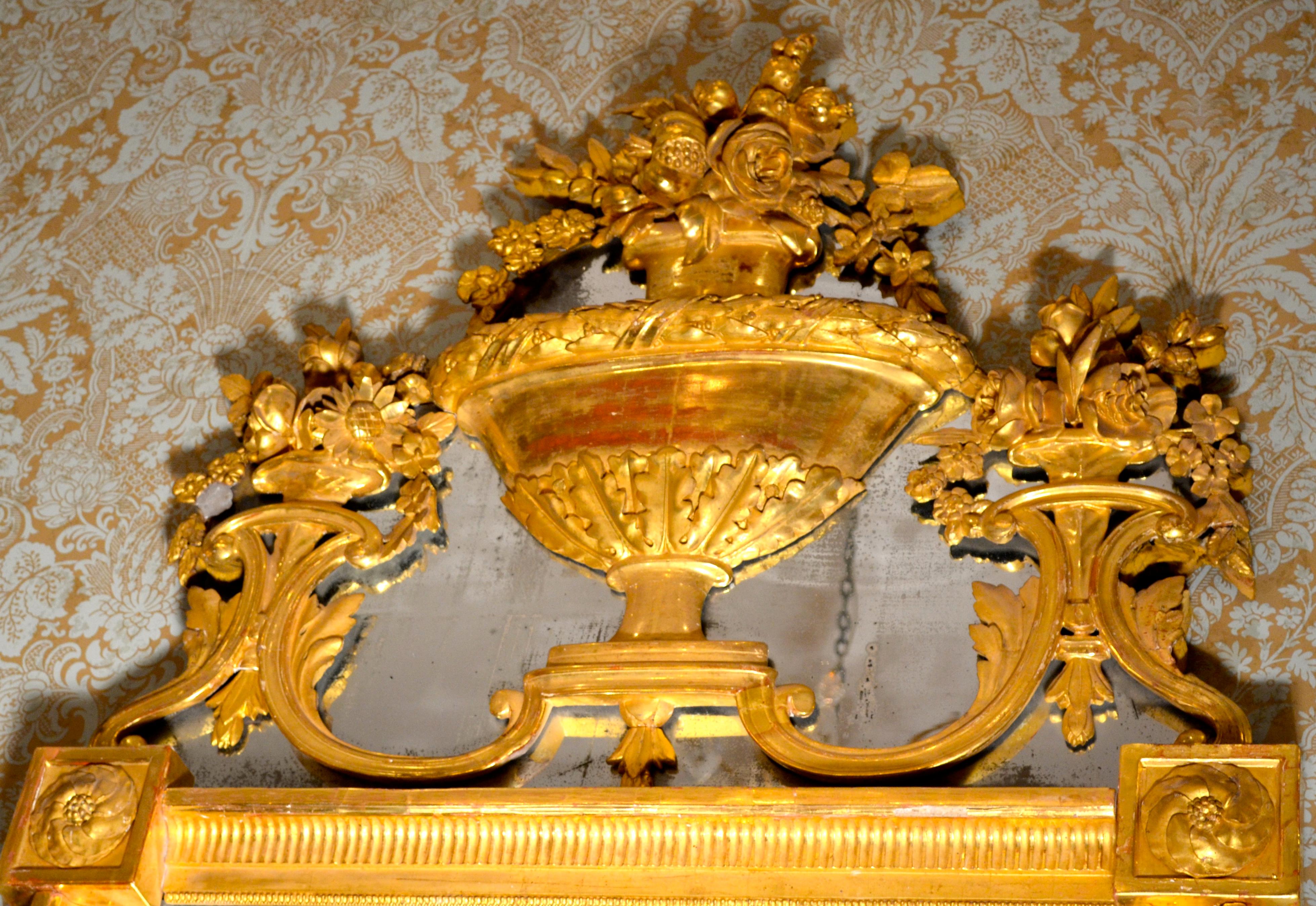 Miroir et console en bois doré de la fin du XVIIIe siècle en Italie en vente 13