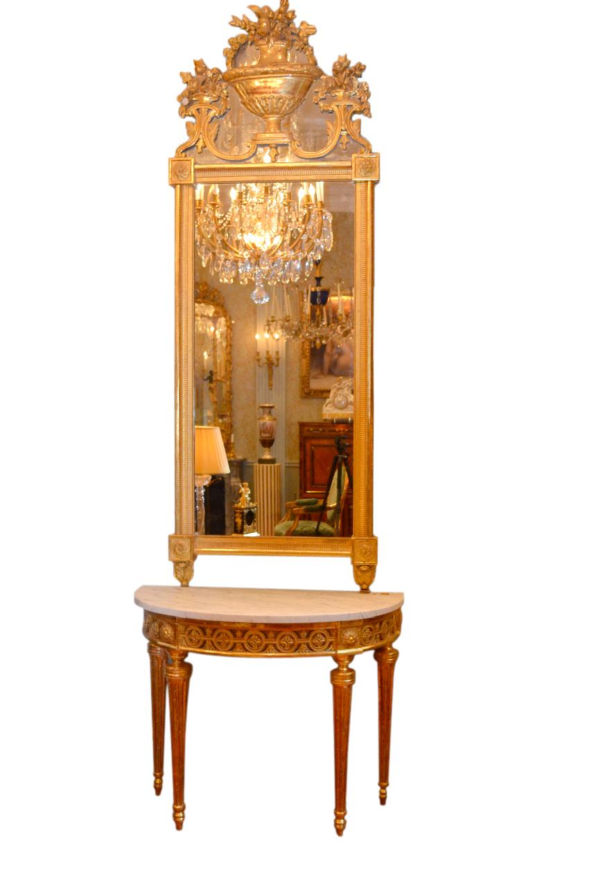 Late 18th Century Italian Giltwood Mirror and Demilune Console For Sale 4
