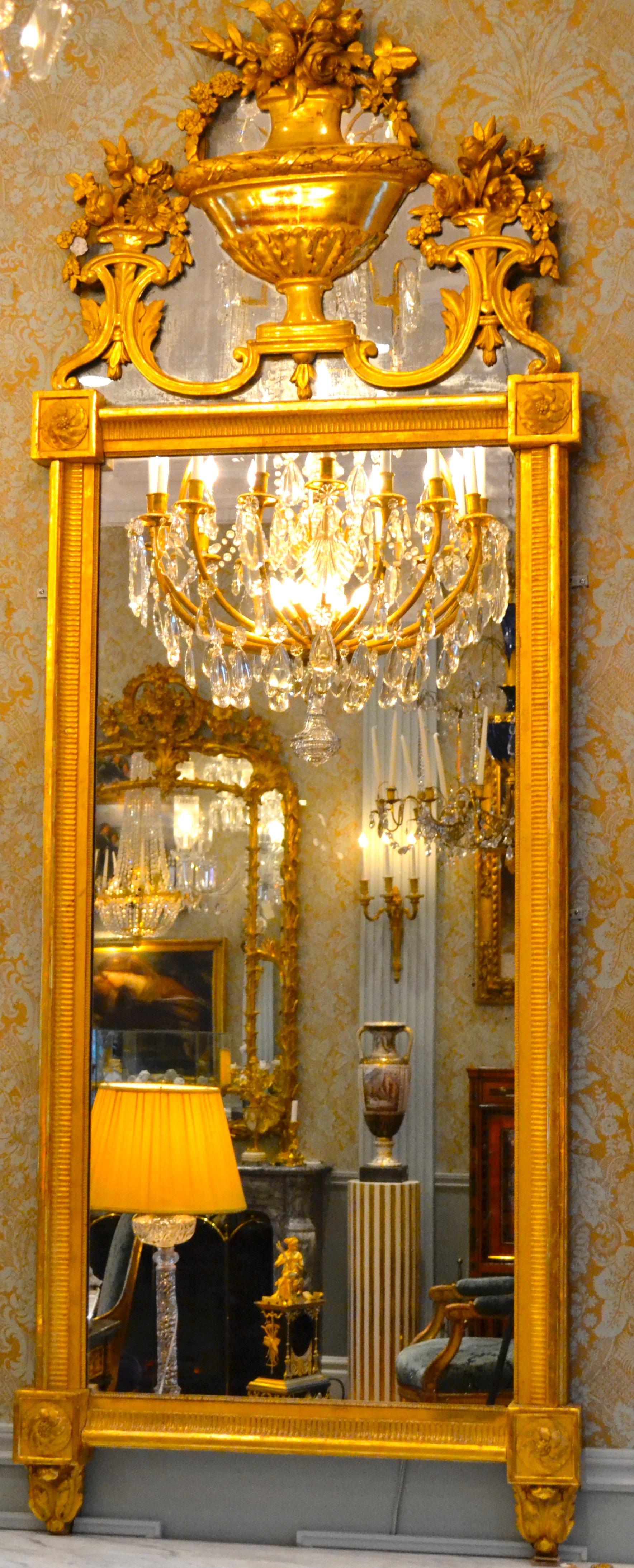 Miroir et console en bois doré de la fin du XVIIIe siècle en Italie en vente 11