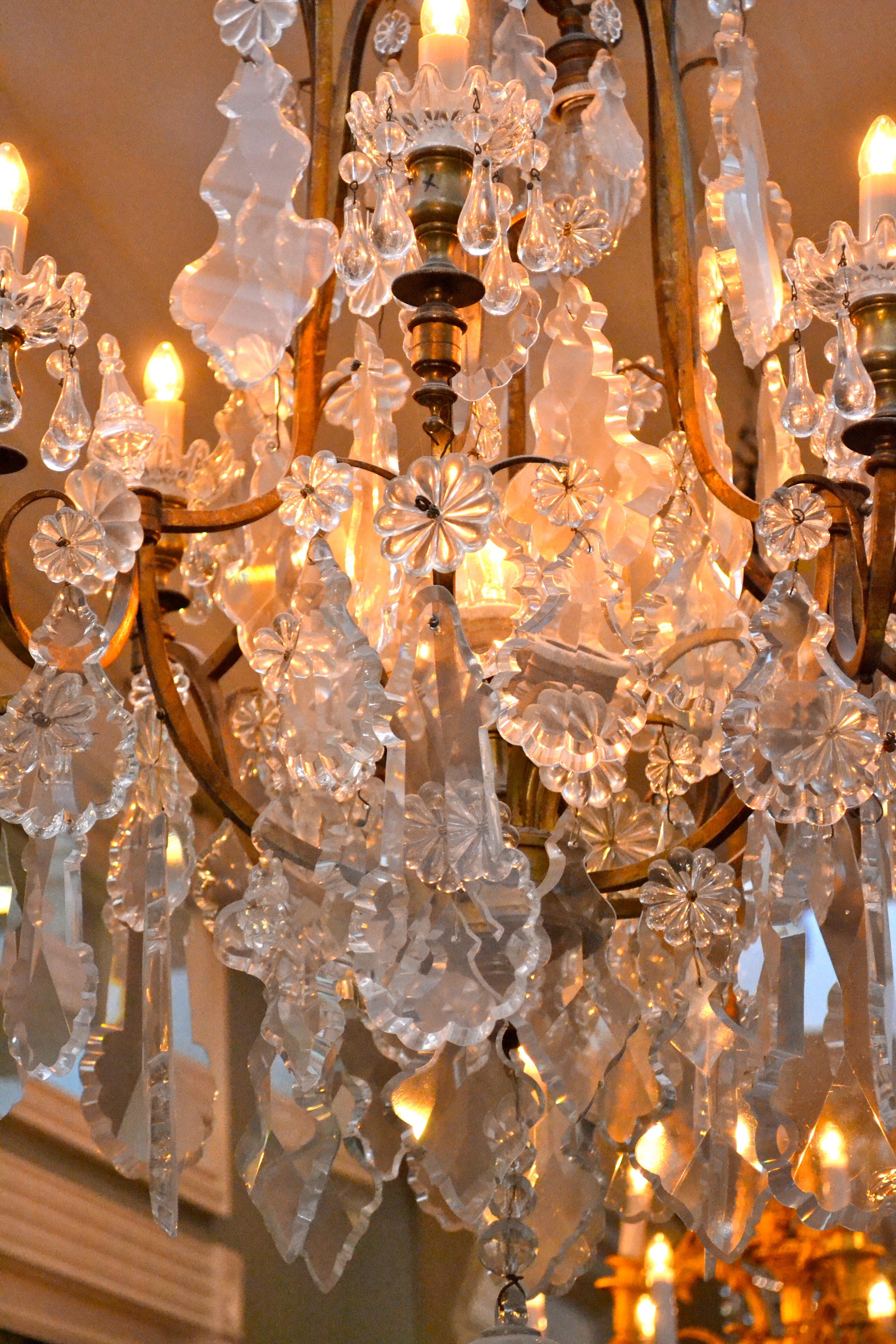 Late 19th Century French Louis XV Style  Crystal  Chandelier In Good Condition For Sale In Vancouver, British Columbia
