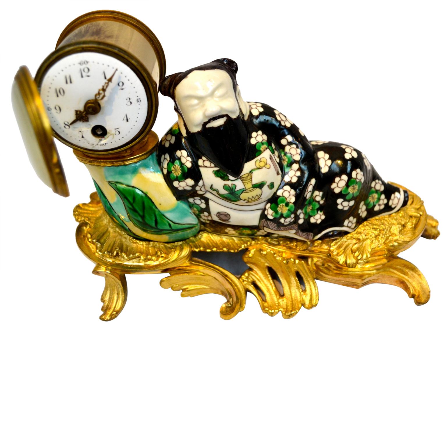 Rococo Revival Late 19th Century Louis XV-Style Chinese Porcelain and Gilt Bronze Desk Clock 
