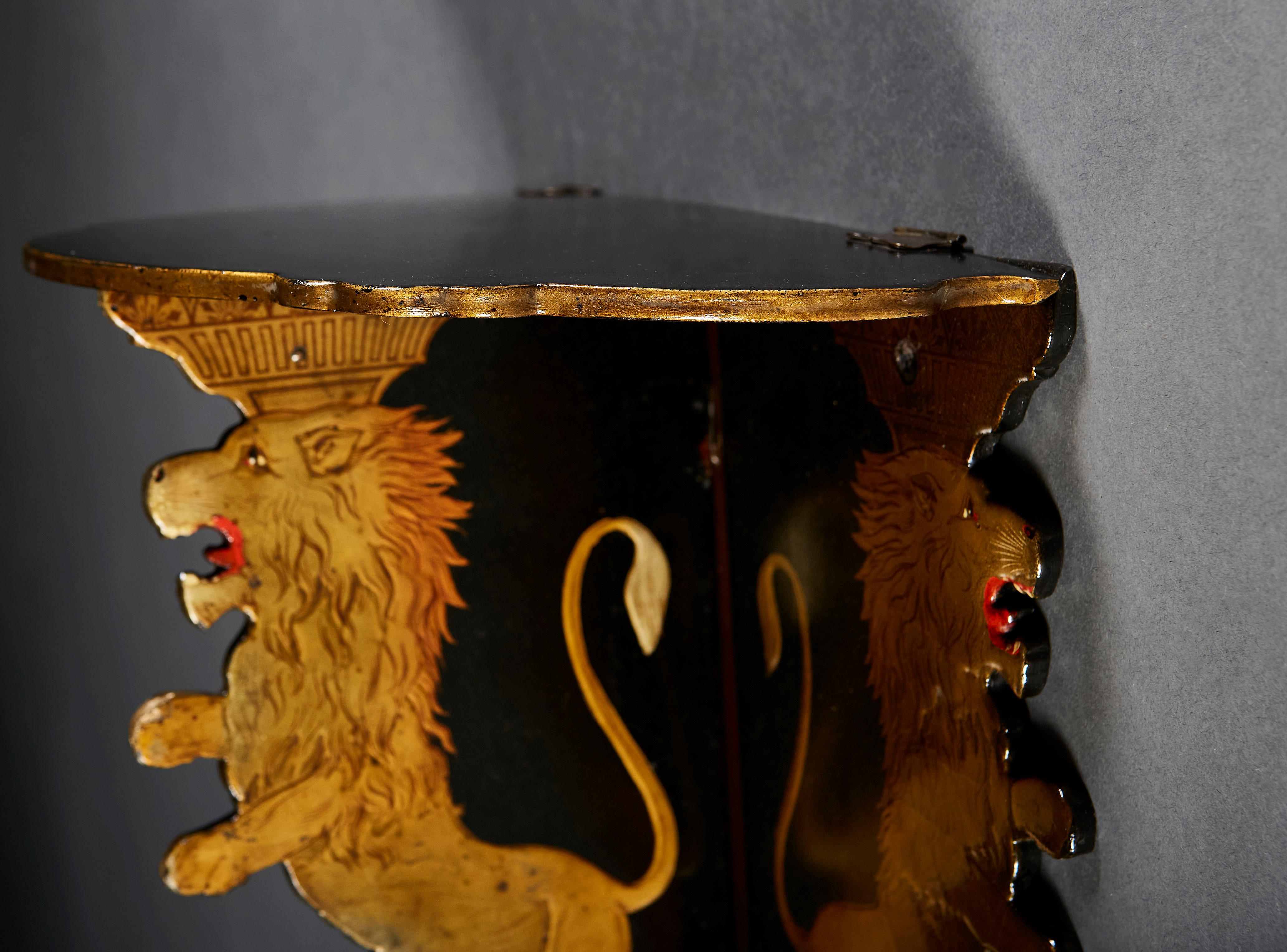 Late 19th Century Anglo Sinhalese Black and Gold Lacquer Wall Bracket In Good Condition In London, GB