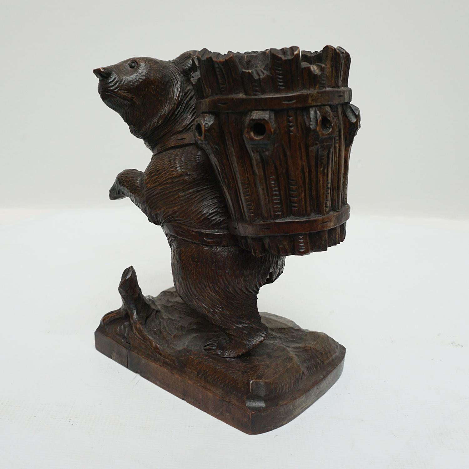 Late 19th Century Black Forest Carved Bear circa 1900 For Sale 2
