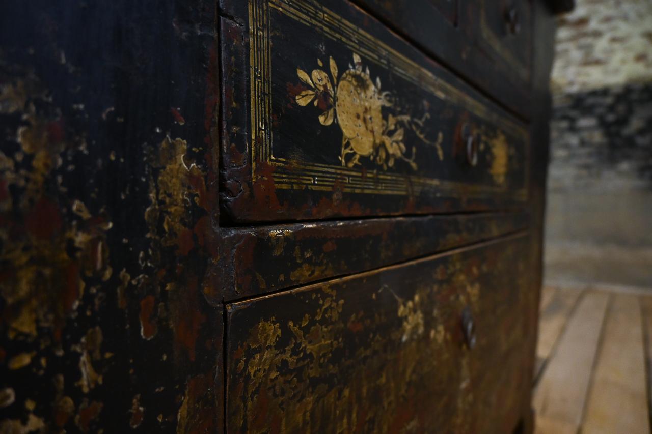 Late 19th Century Black Lacquer Chinese Butterfly Cabinet, Shanxi Sideboard For Sale 2