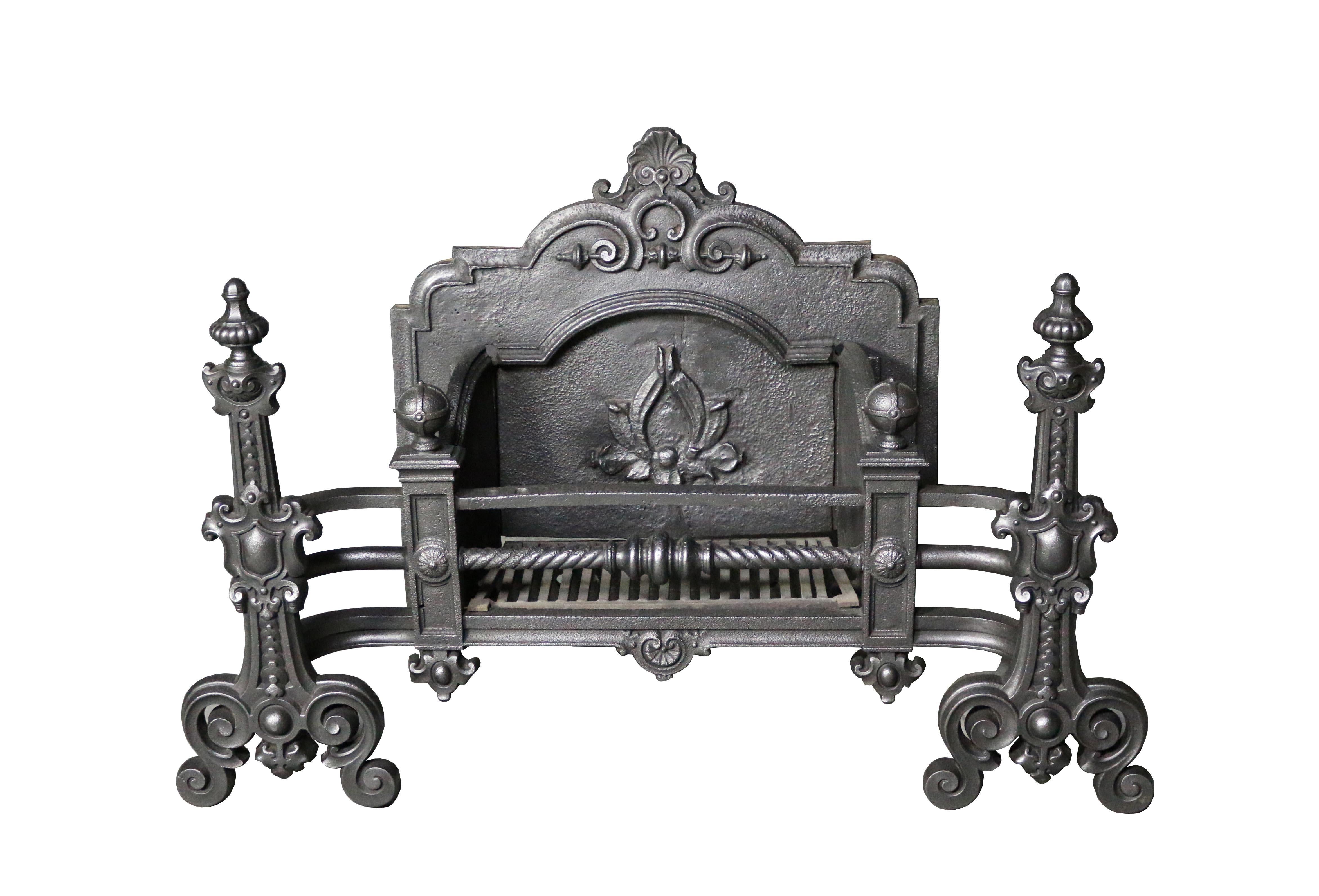 Late 19th Century Cast Iron Fire Grate For Sale 1