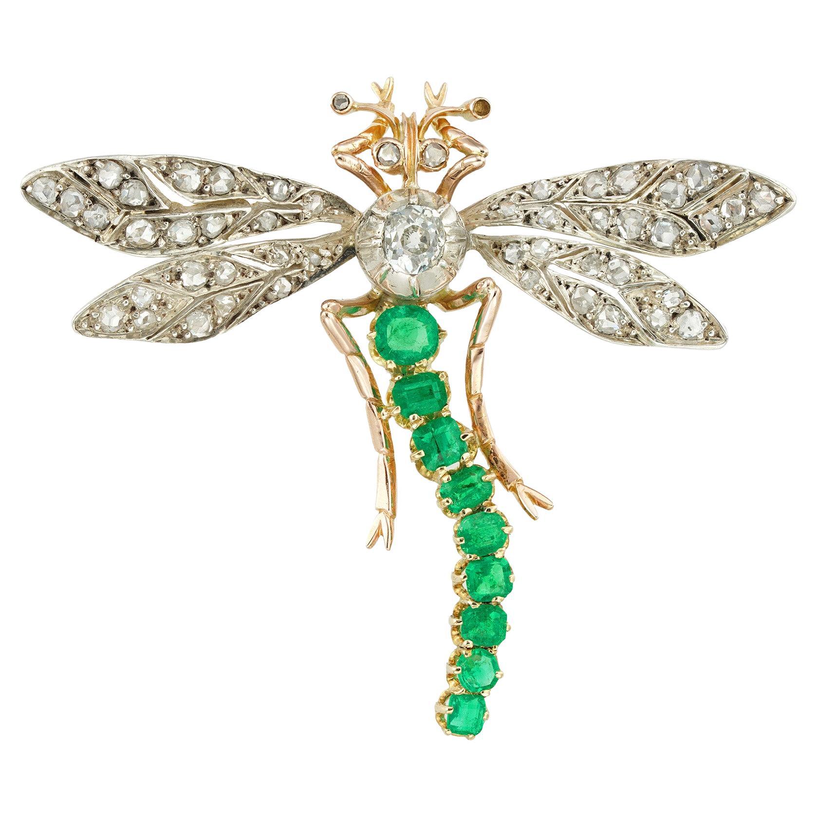 A late 19th century emerald and diamond dragonfly brooch For Sale