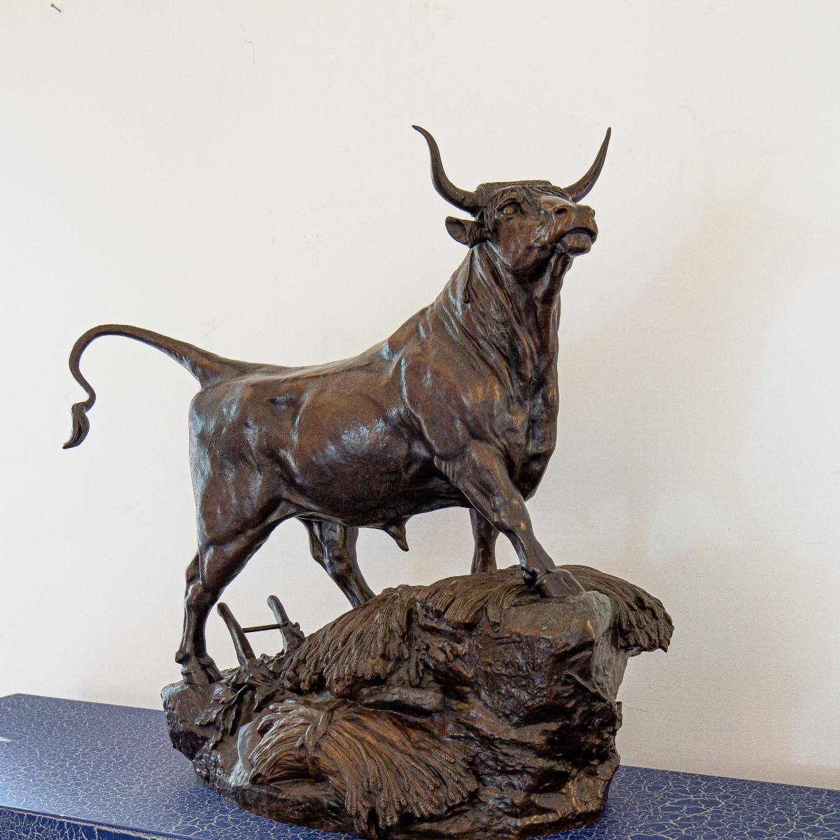 Late 19th Century French Bronze of a Bull by Auguste Cain In Good Condition In Donhead St Mary, Wiltshire