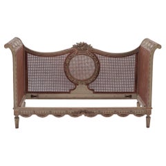 Französisches Directoire-Tagesbett/Settee aus bemaltem Schilfrohr, spätes 19. Jahrhundert, um 1880