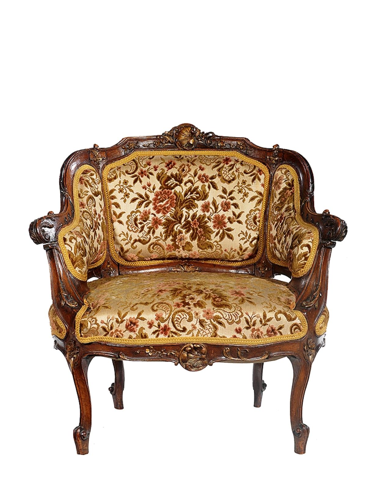 Late 19th Century French Louis XV Style Walnut Framed Petite Bergère Chair For Sale 4