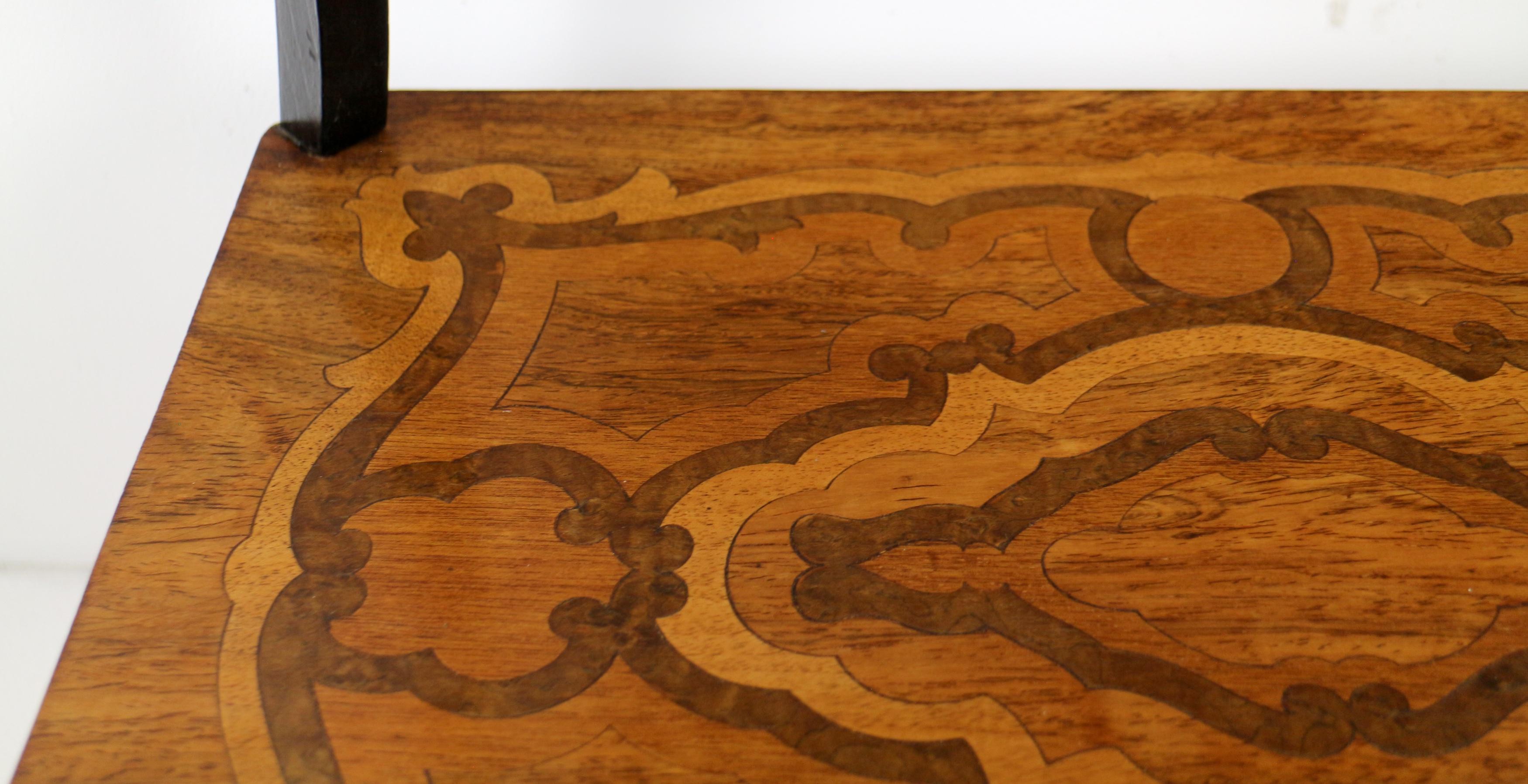 Ein französischer Poudreuse- oder Arbeitstisch aus dem späten 19. Jahrhundert unter Napoleon III. im Angebot 3