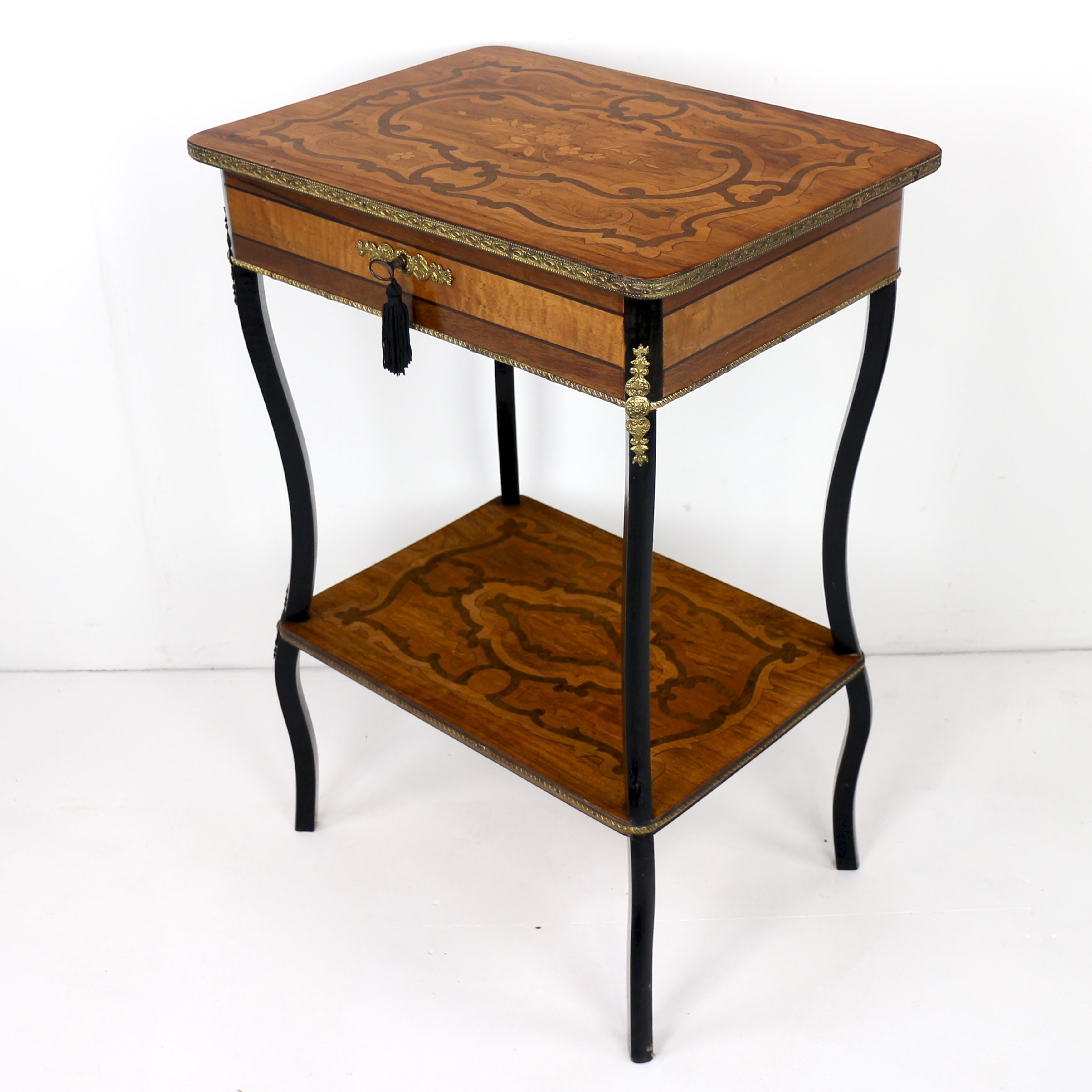 Ein französischer Poudreuse- oder Arbeitstisch aus dem späten 19. Jahrhundert unter Napoleon III. im Angebot 9