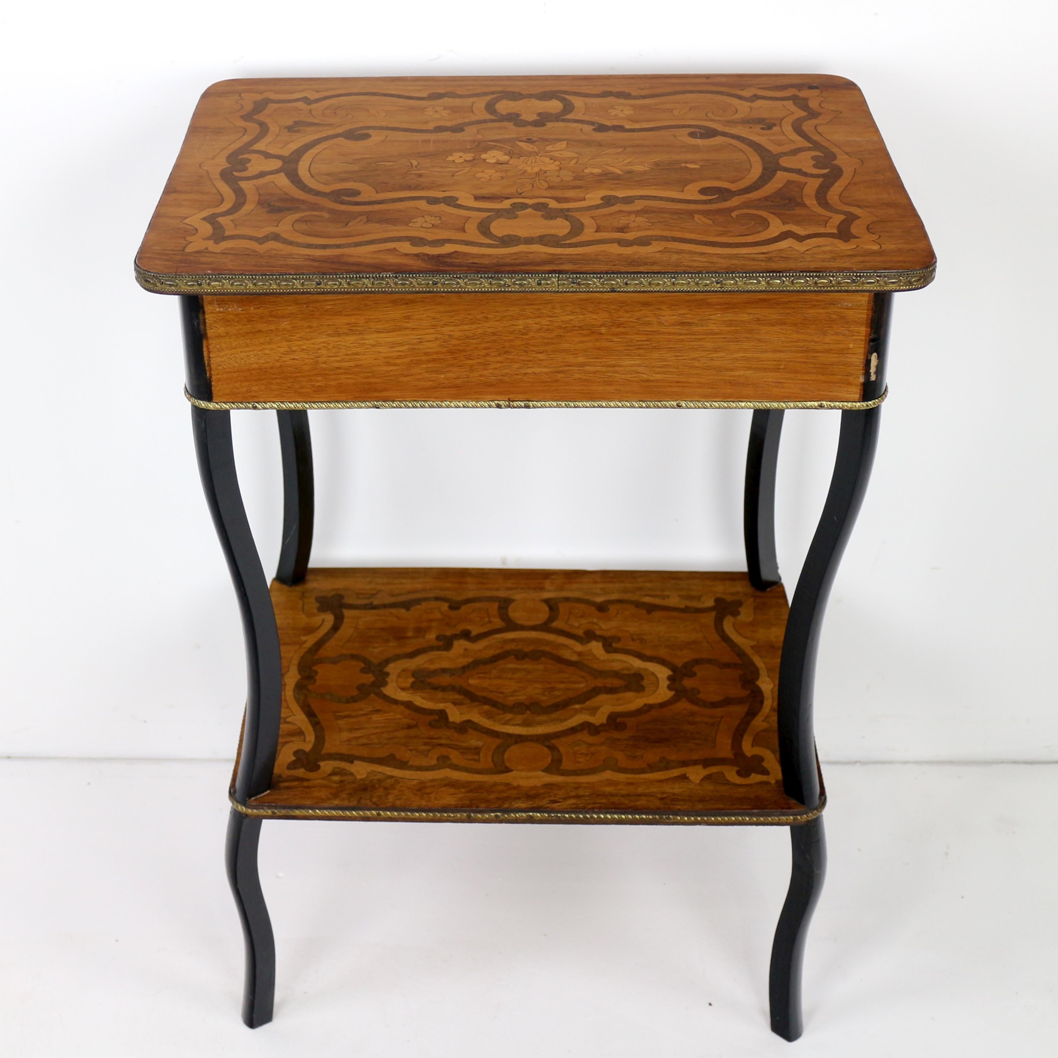 Ein französischer Poudreuse- oder Arbeitstisch aus dem späten 19. Jahrhundert unter Napoleon III. im Angebot 13