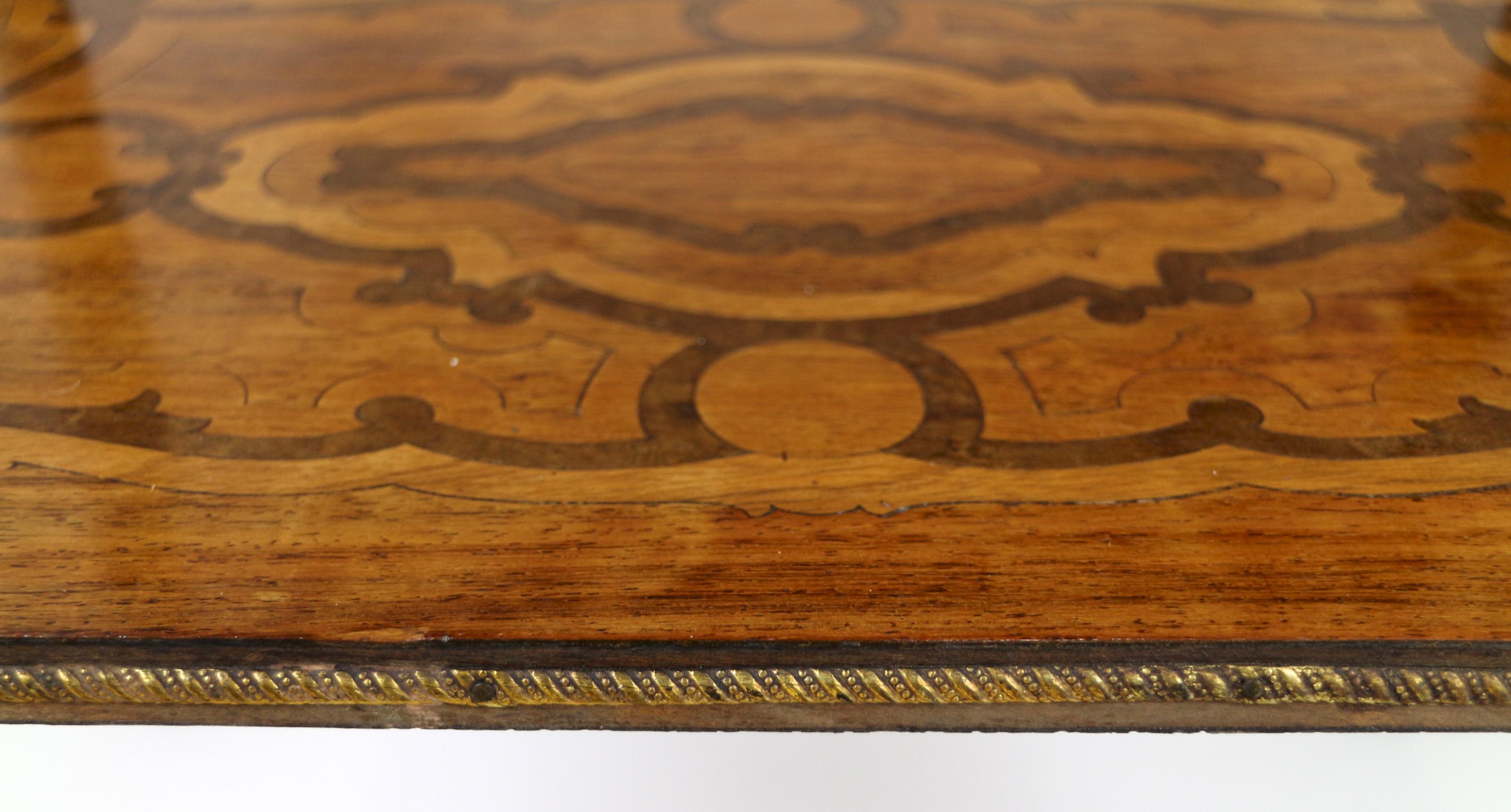 Ein französischer Poudreuse- oder Arbeitstisch aus dem späten 19. Jahrhundert unter Napoleon III. im Angebot 2