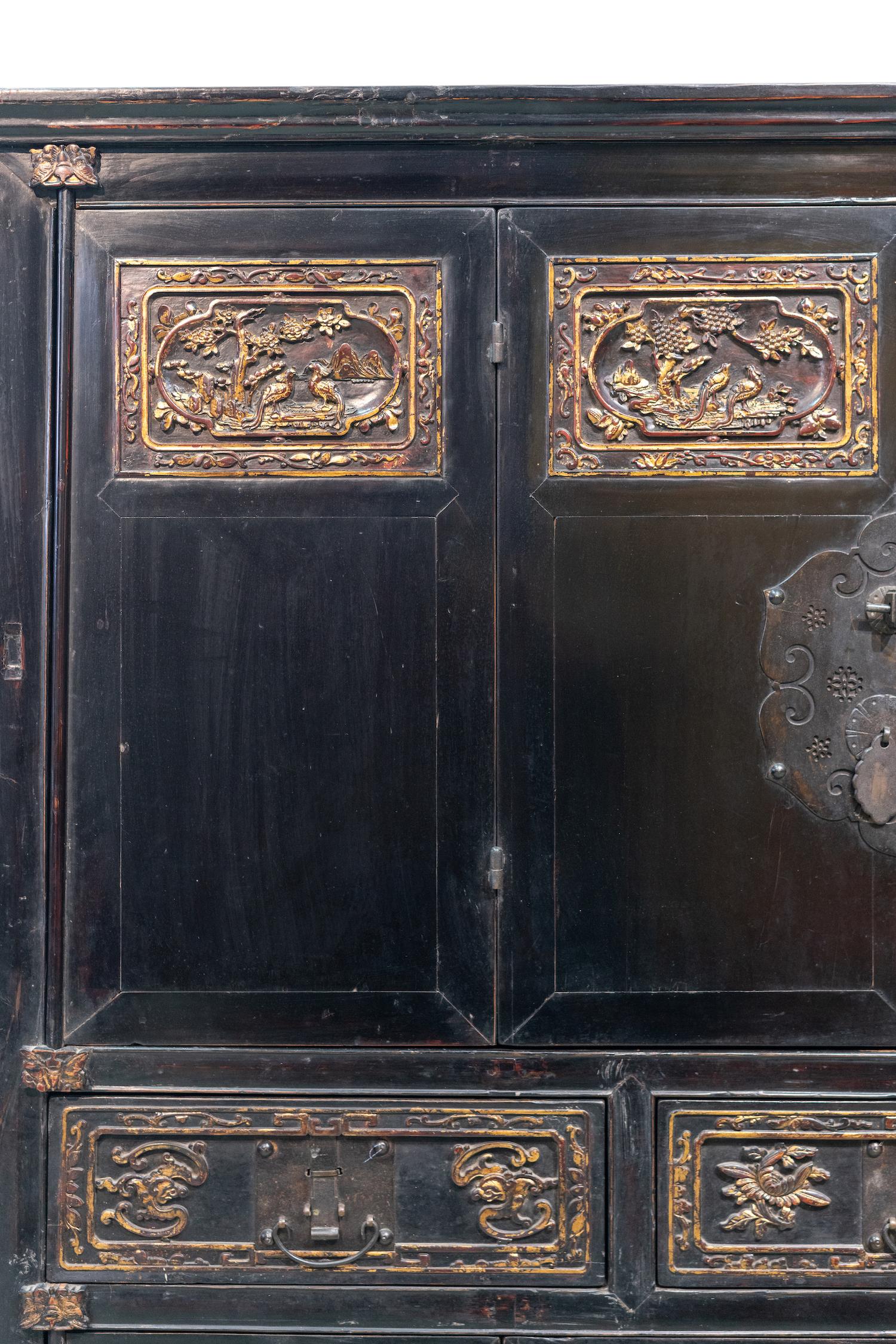 Late 19th Century Large 8-Door Cabinet from Zhejiang, China In Good Condition In Singapore, SG
