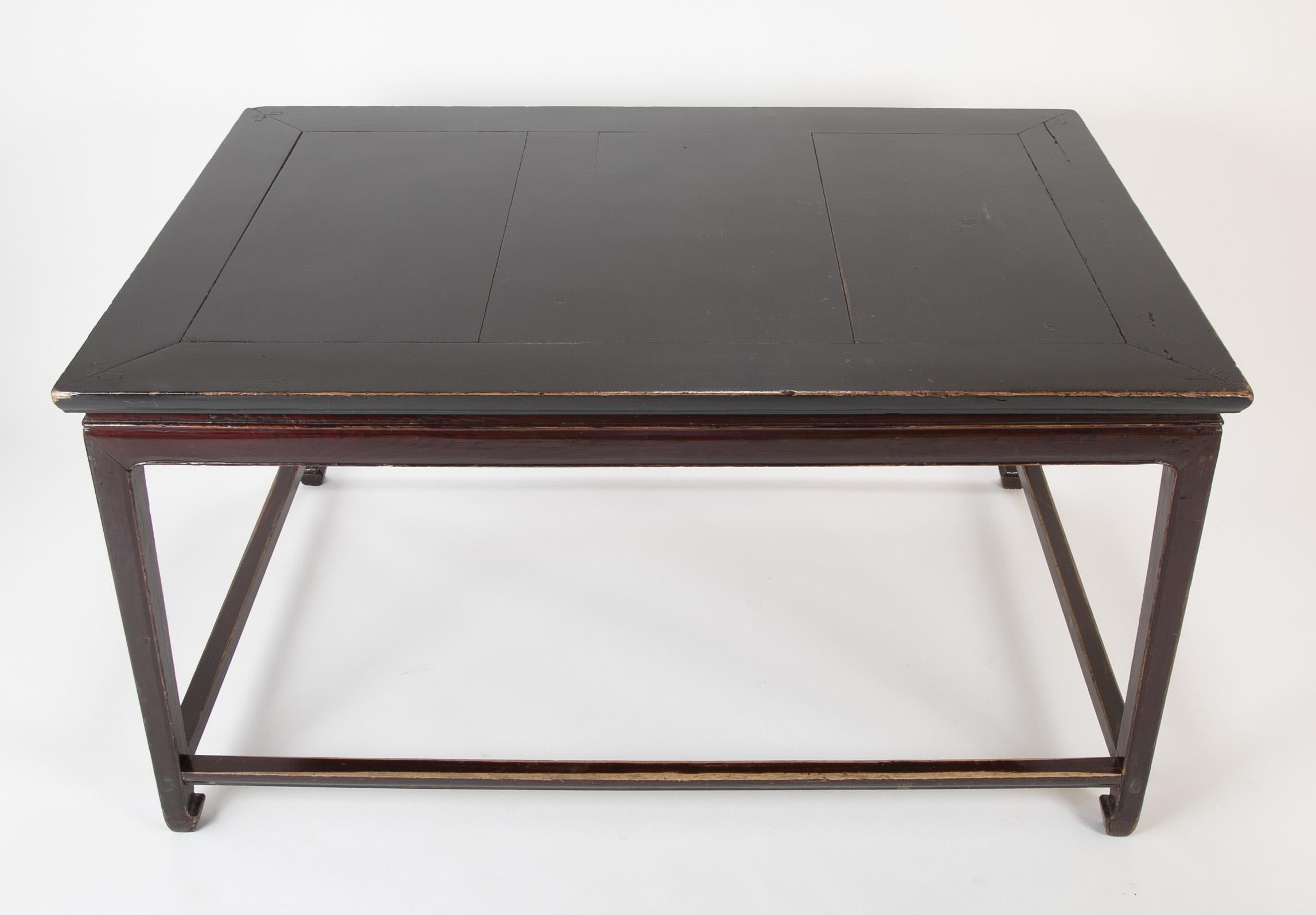 Early 20th Century Large Chinese Black Lacquered Center Table 1