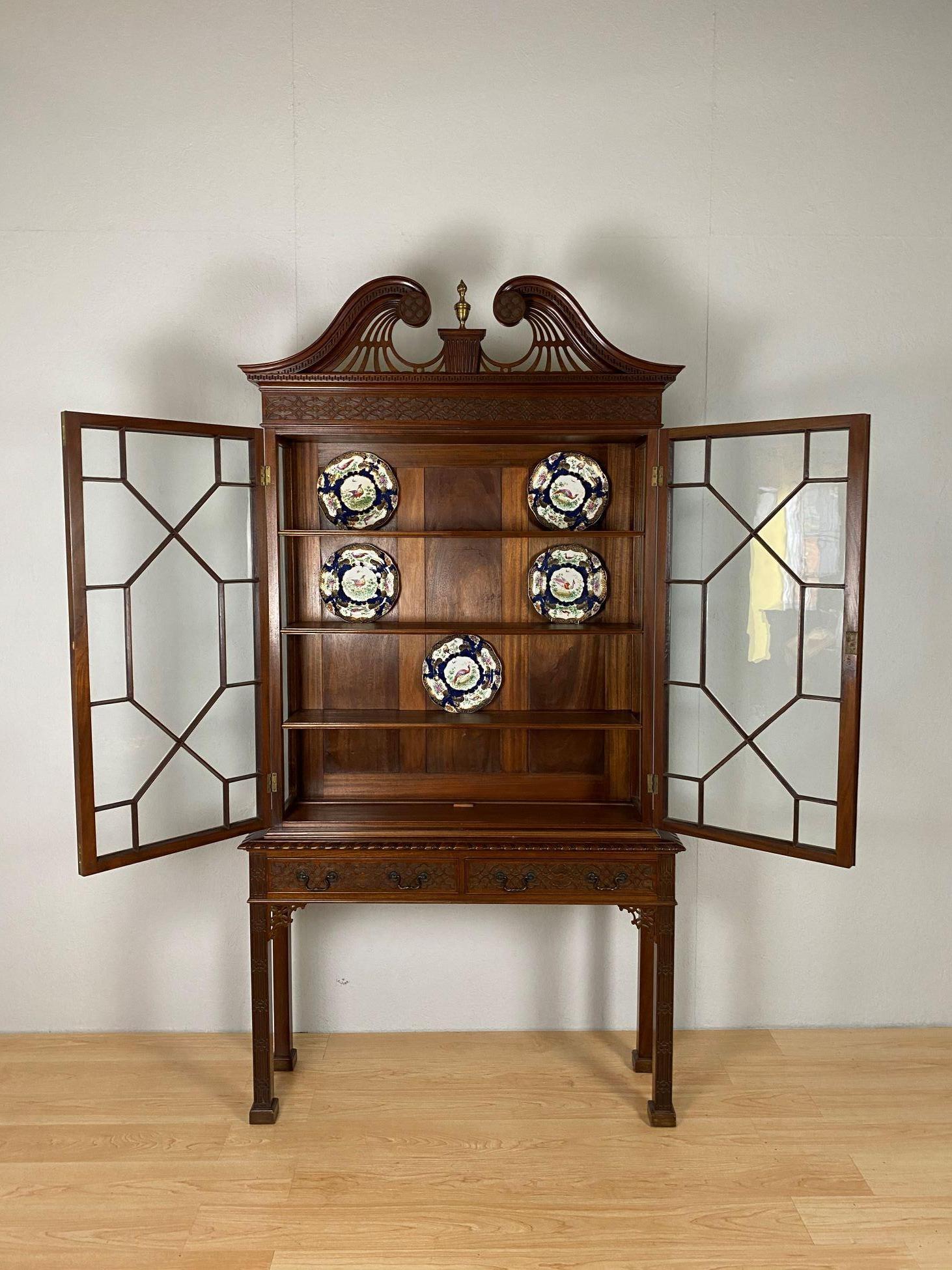 Late 19th Century Mahogany Display Cabinet in the Chippendale Style For Sale 2