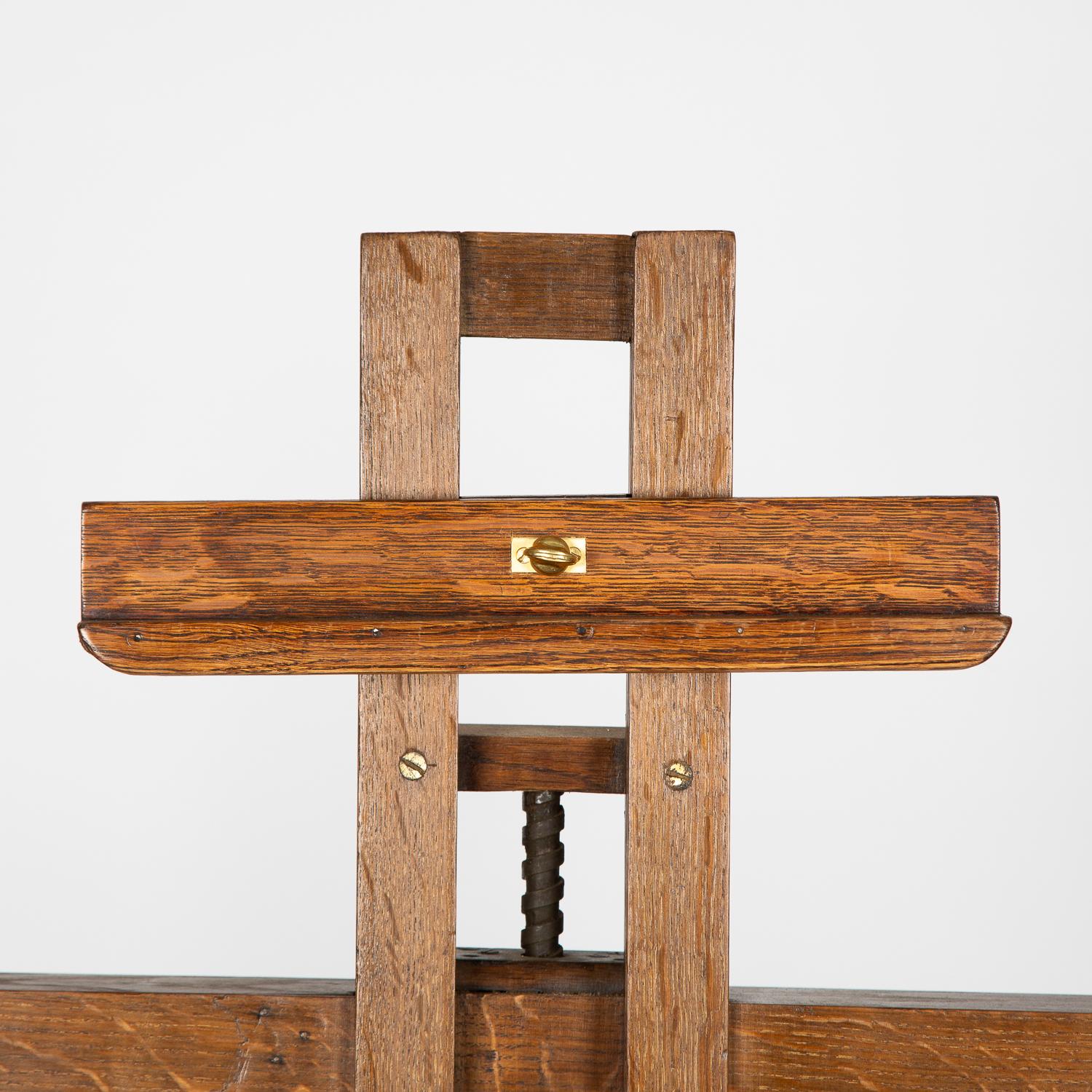 Late 19th Century Oak Hand Cranked Easel 6