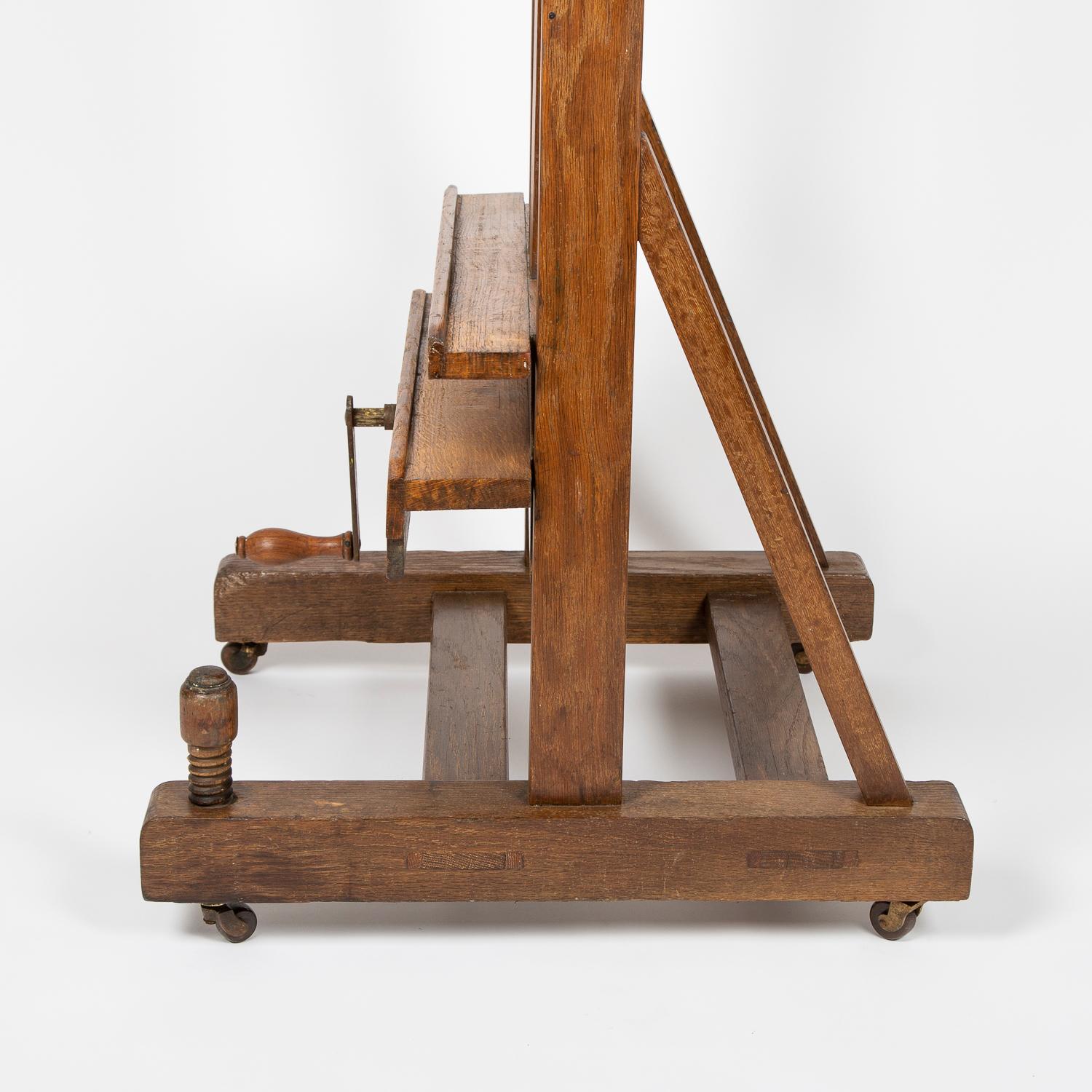 Late 19th Century Oak Hand Cranked Easel 3